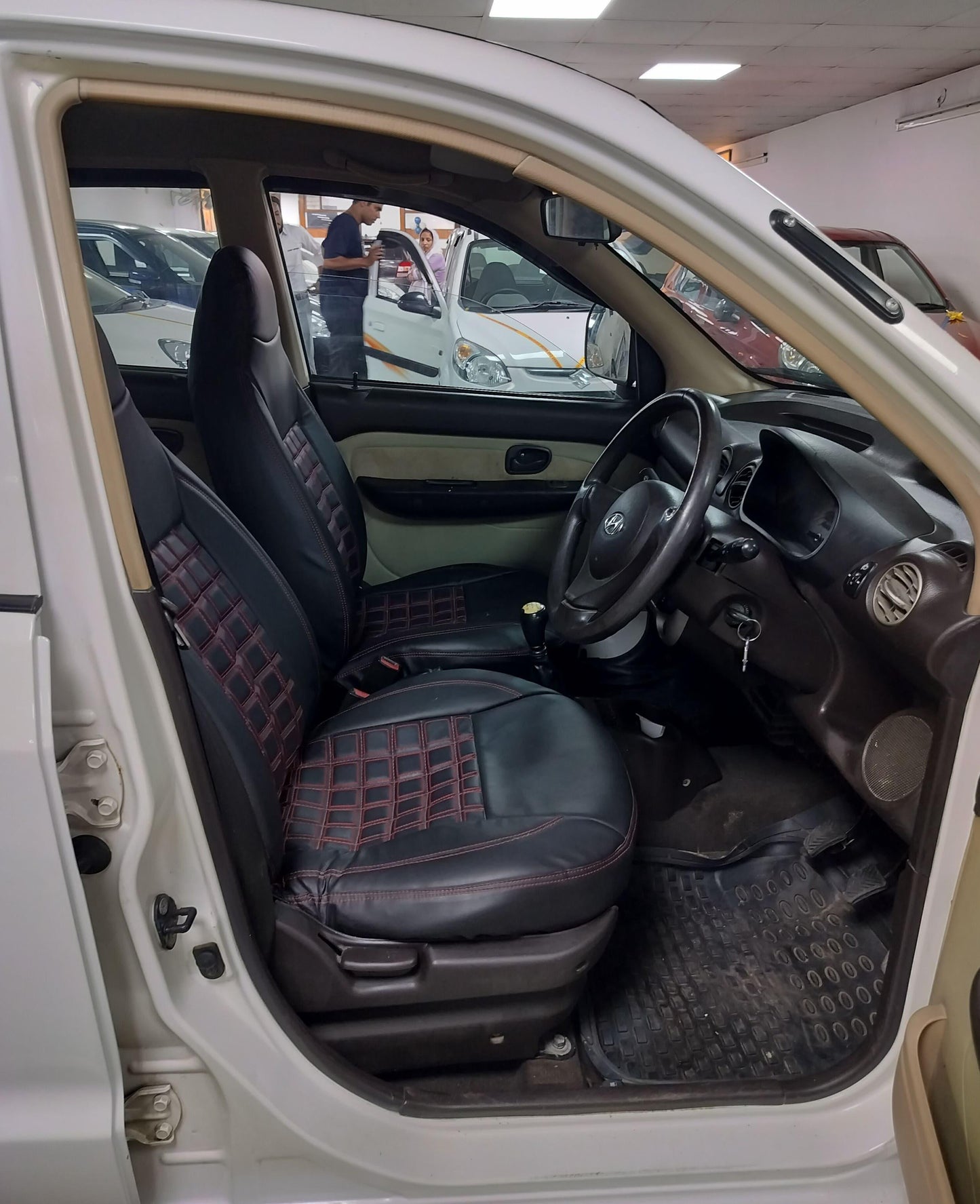 HYUNDAI SANTRO GL PETROL (2012)