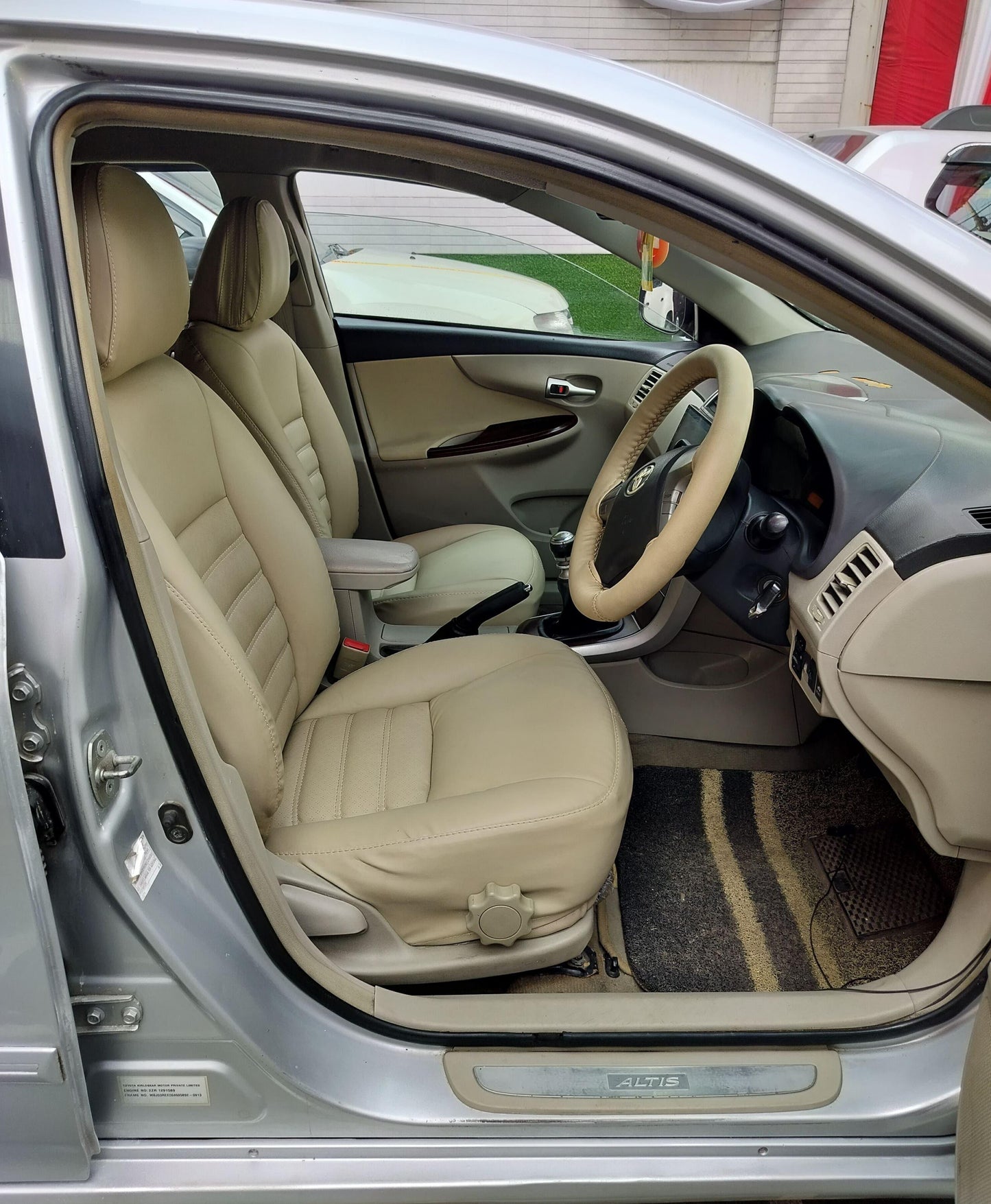 COROLLA ALTIS 1.8 G HB PETROL (2013)