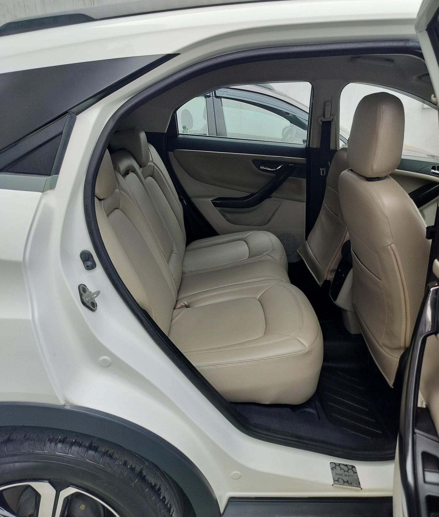 39,000 KMS TATA NEXON XZ+ 1.2 PETROL (2021)