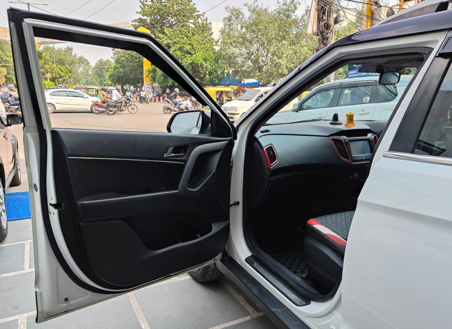 37,000 KMS HYUNDAI CRETA SX+ PETROL (2017)