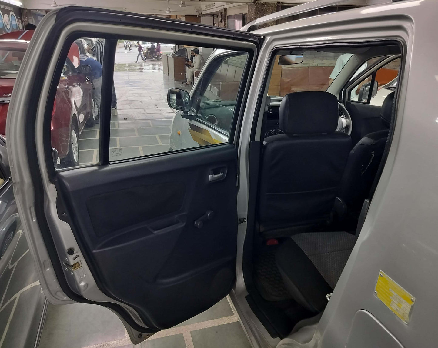 MARUTI WAGONR LXI GREEN CNG (2011)