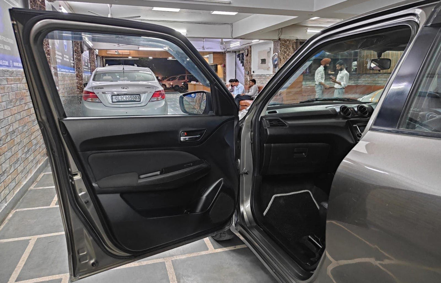 33,000 KMS MARUTI SWIFT VXI PETROL (2018)