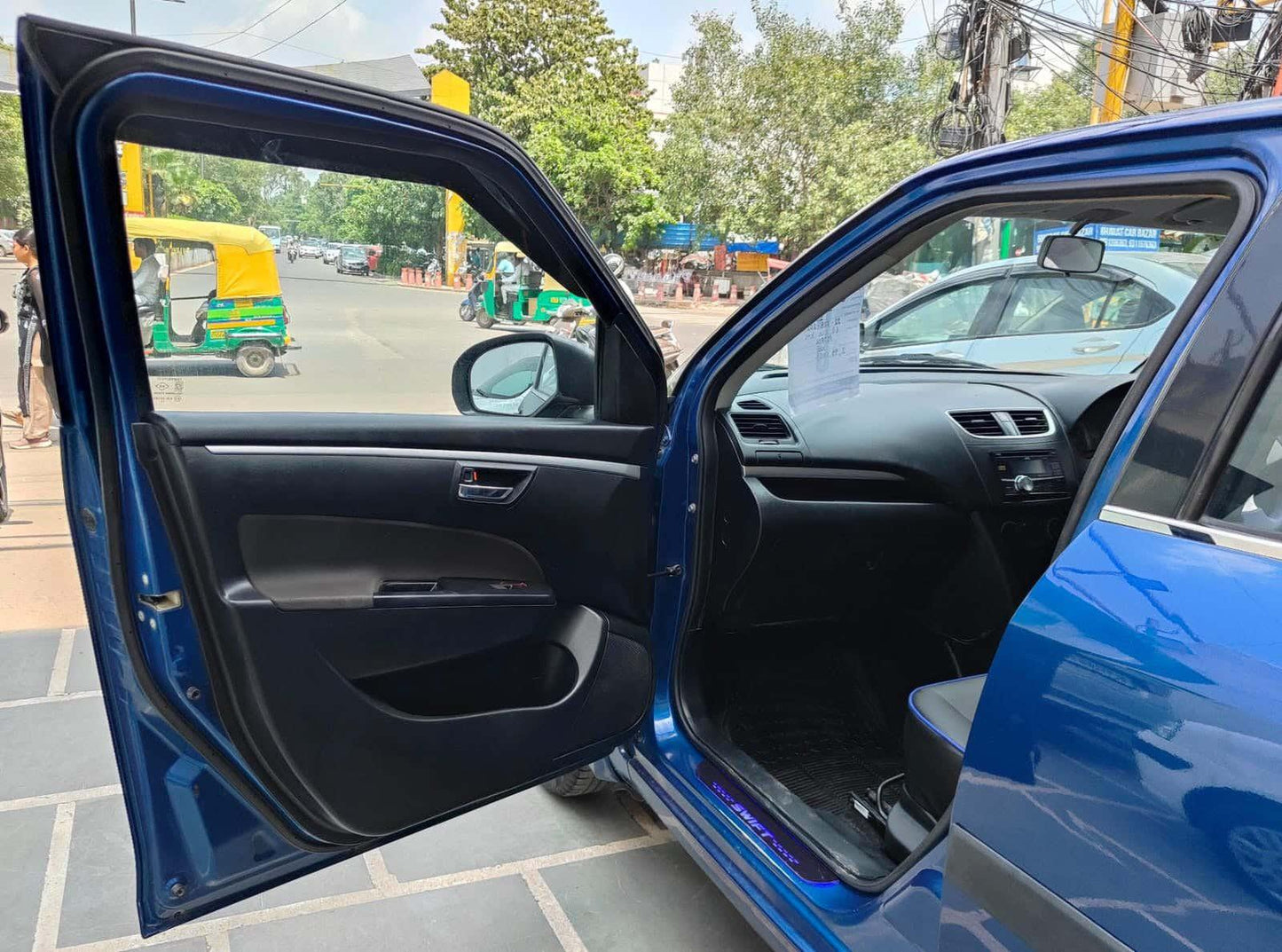 MARUTI SWIFT VXI PETROL (2012)