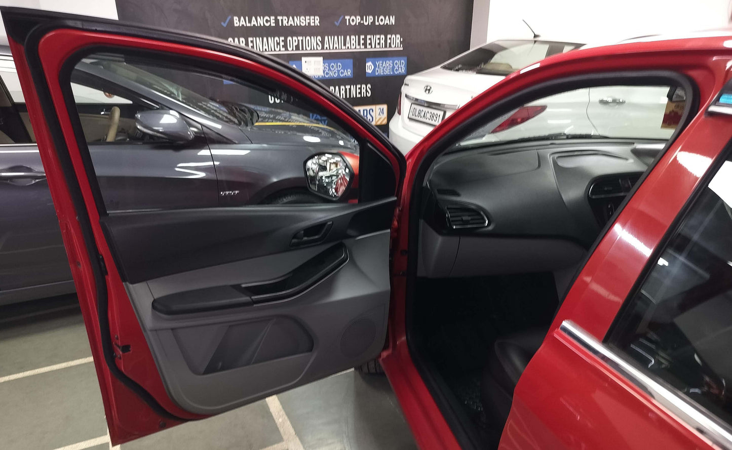 19,000 KMS TATA TIAGO XT 1.2 PETROL (2020)