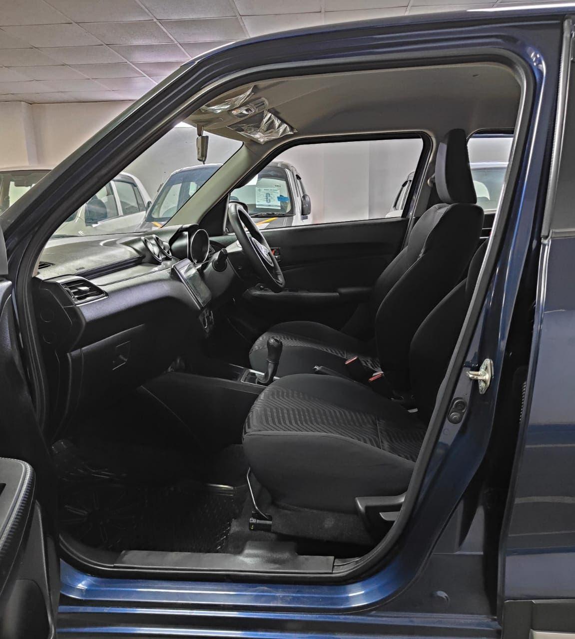 15,000 KMS MARUTI SWIFT VXI PETROL (2018)