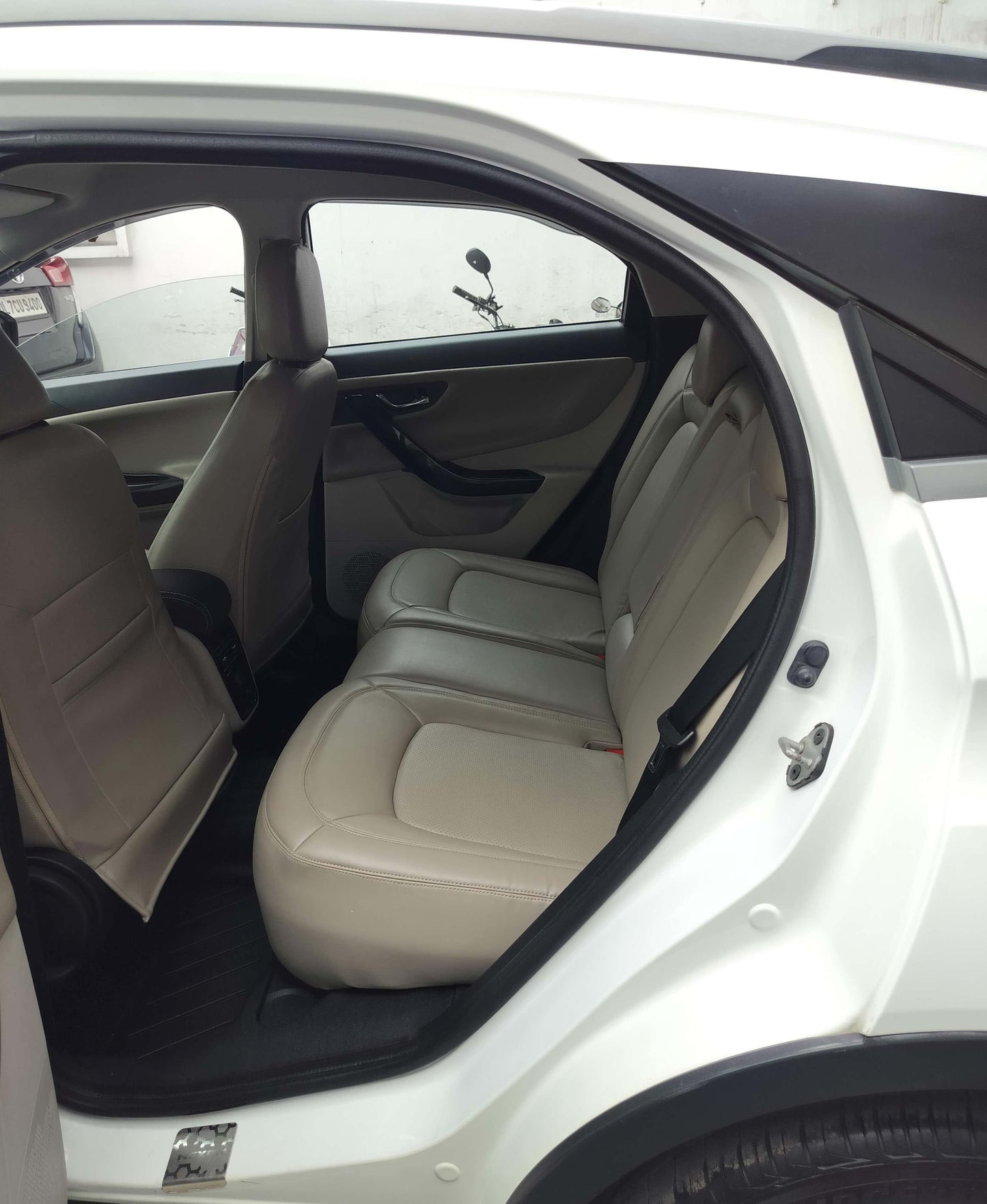 39,000 KMS TATA NEXON XZ+ 1.2 PETROL (2021)