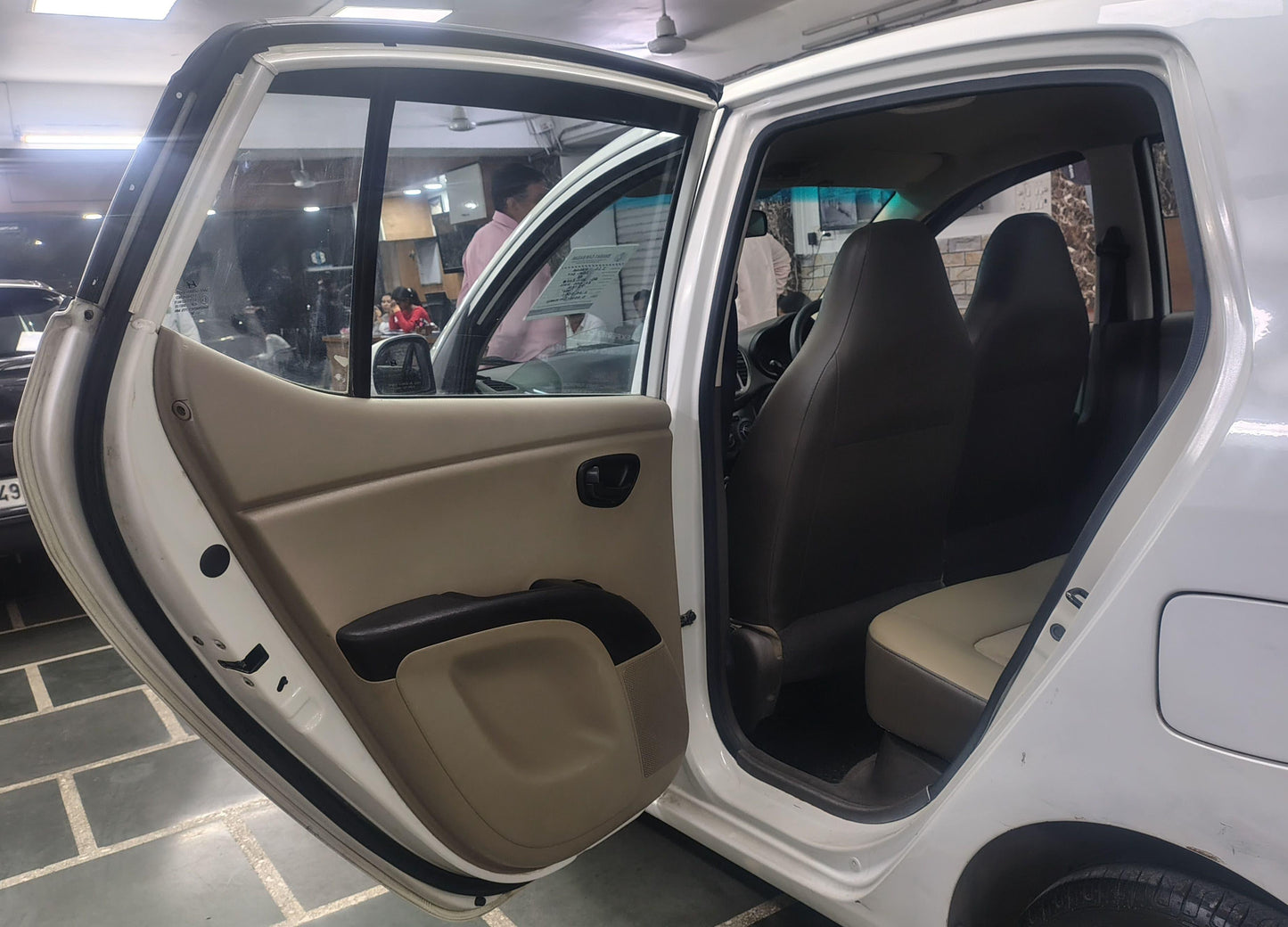 26,000 KMS HYUNDAI I10 MAGNA PETROL (2015)