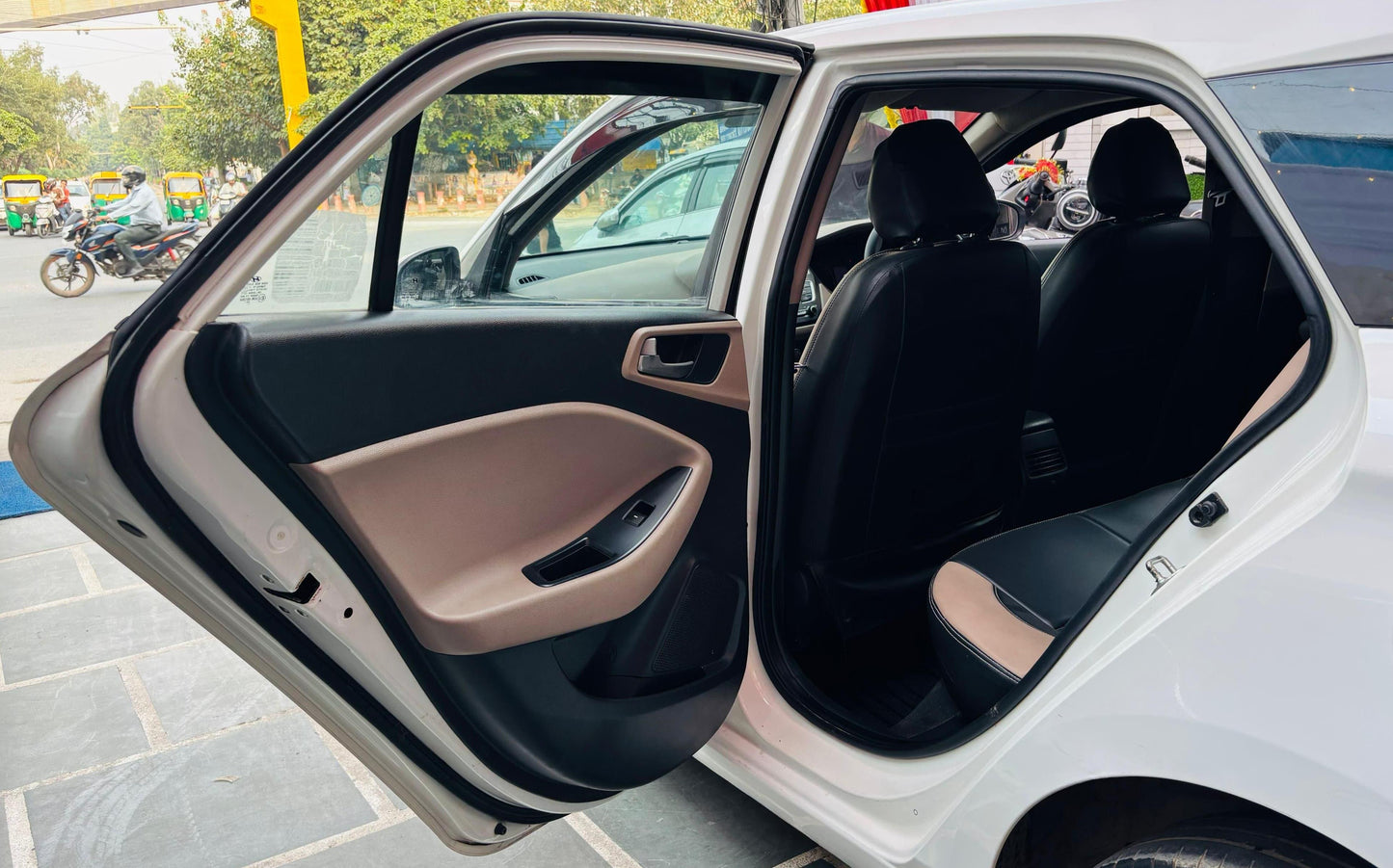30,000 KMS HYUNDAI I20 MAGNA PETROL (2018)