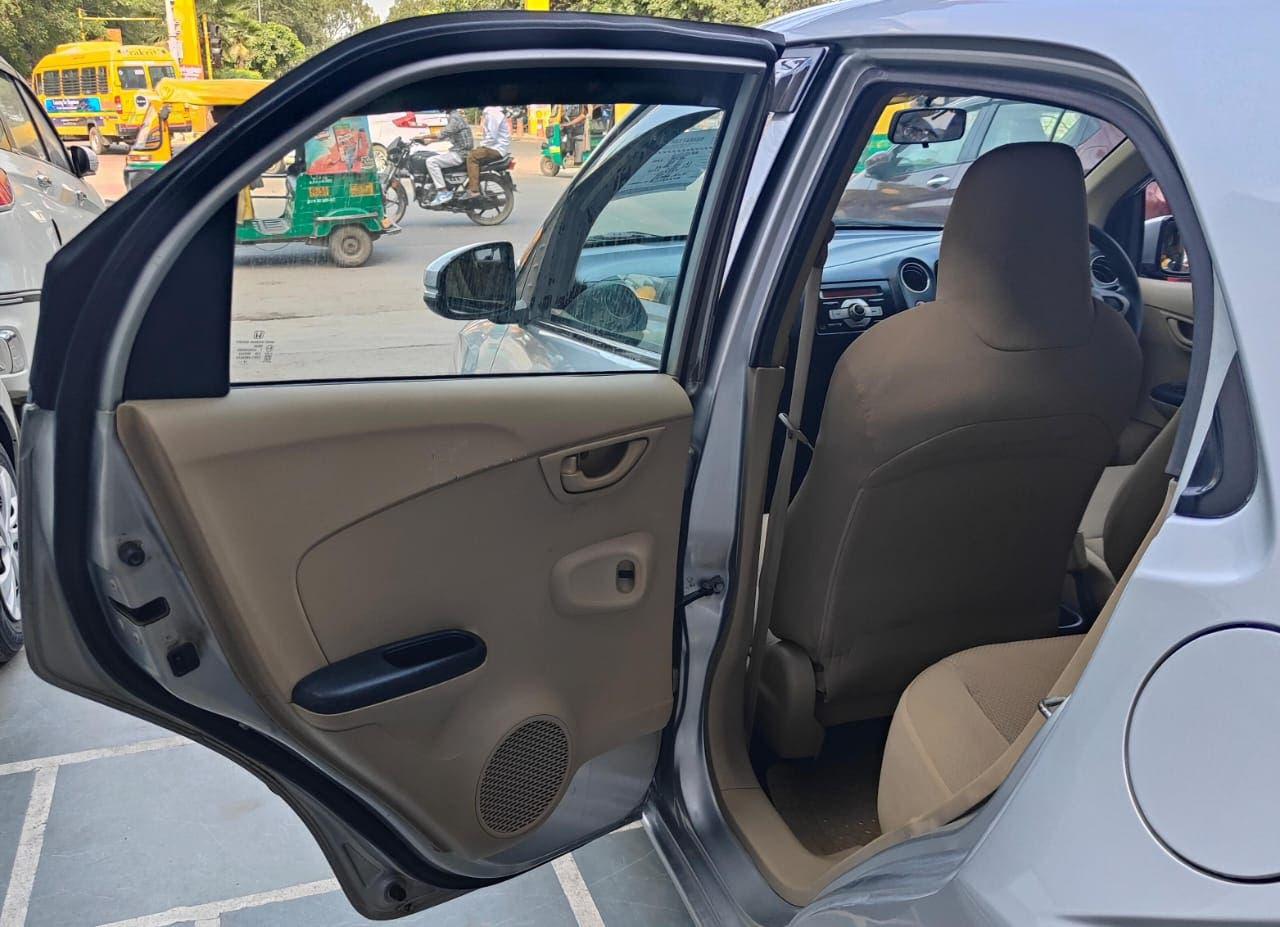 HONDA BRIO S PETROL (2015)