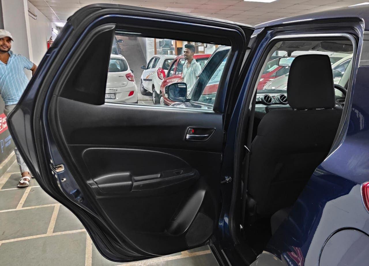 15,000 KMS MARUTI SWIFT VXI PETROL (2018)