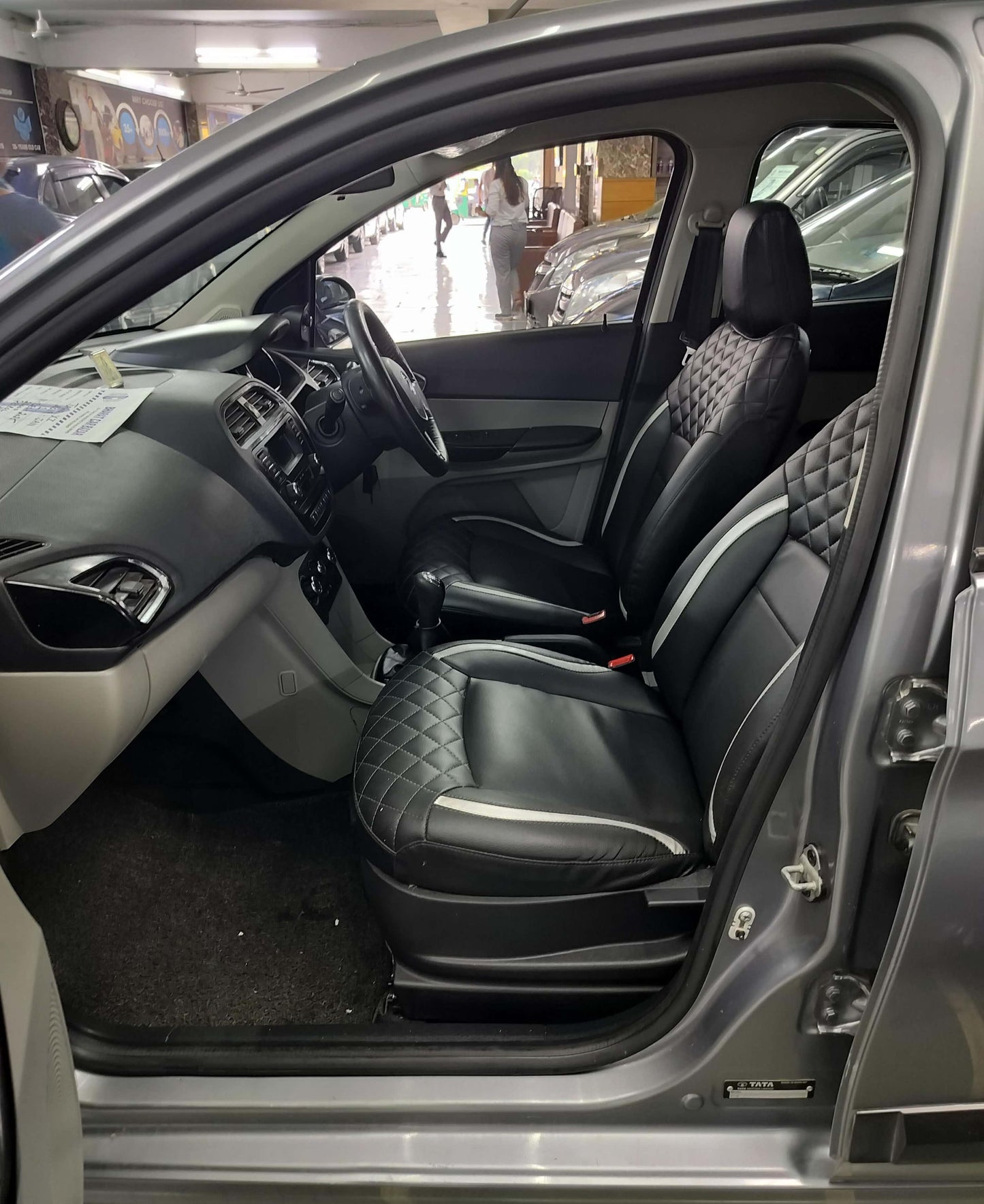 26,000 KMS TATA TIAGO XZ PETROL (2019)