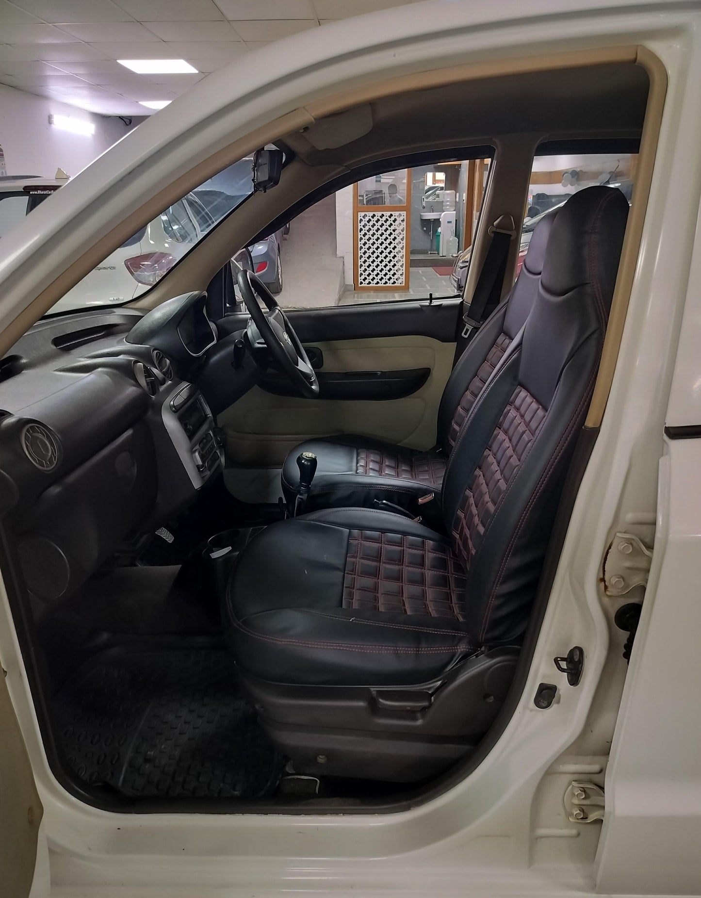 HYUNDAI SANTRO GL PETROL (2012)