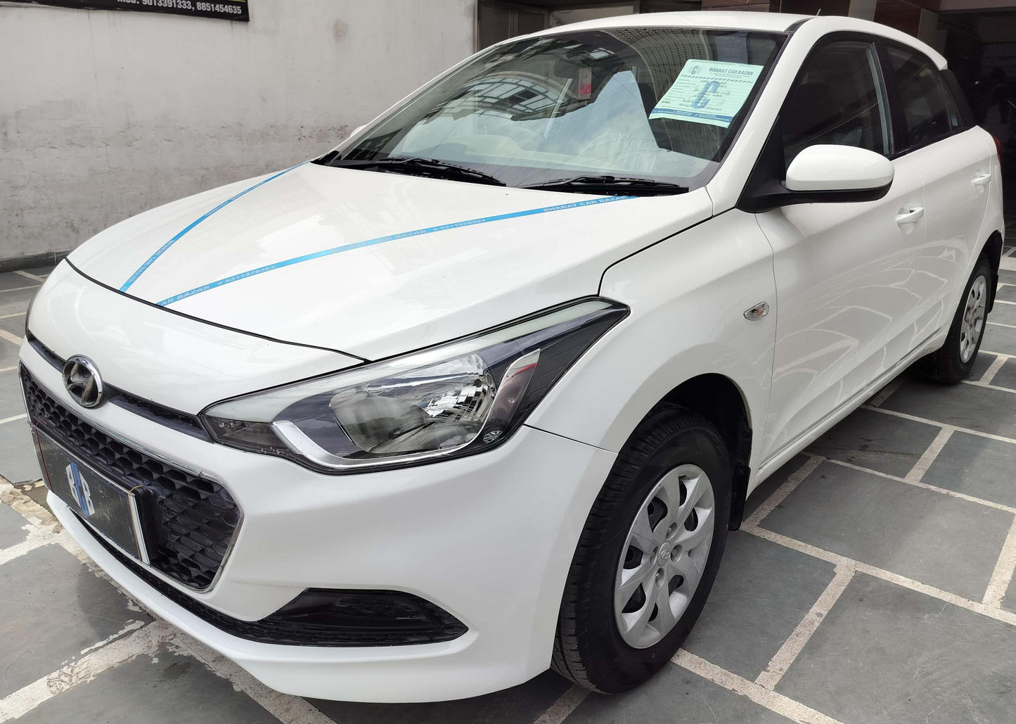 28,000 KMS HYUNDAI I20 MAGNA PETROL (2015)