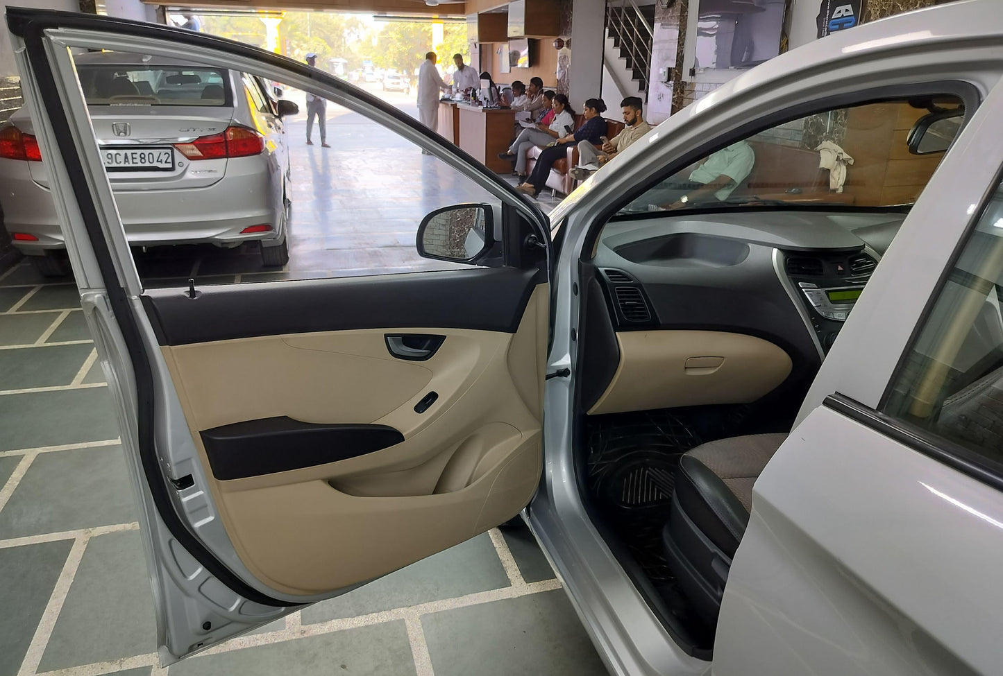 17,000 KMS HYUNDAI EON SPORTZ PETROL (2015)