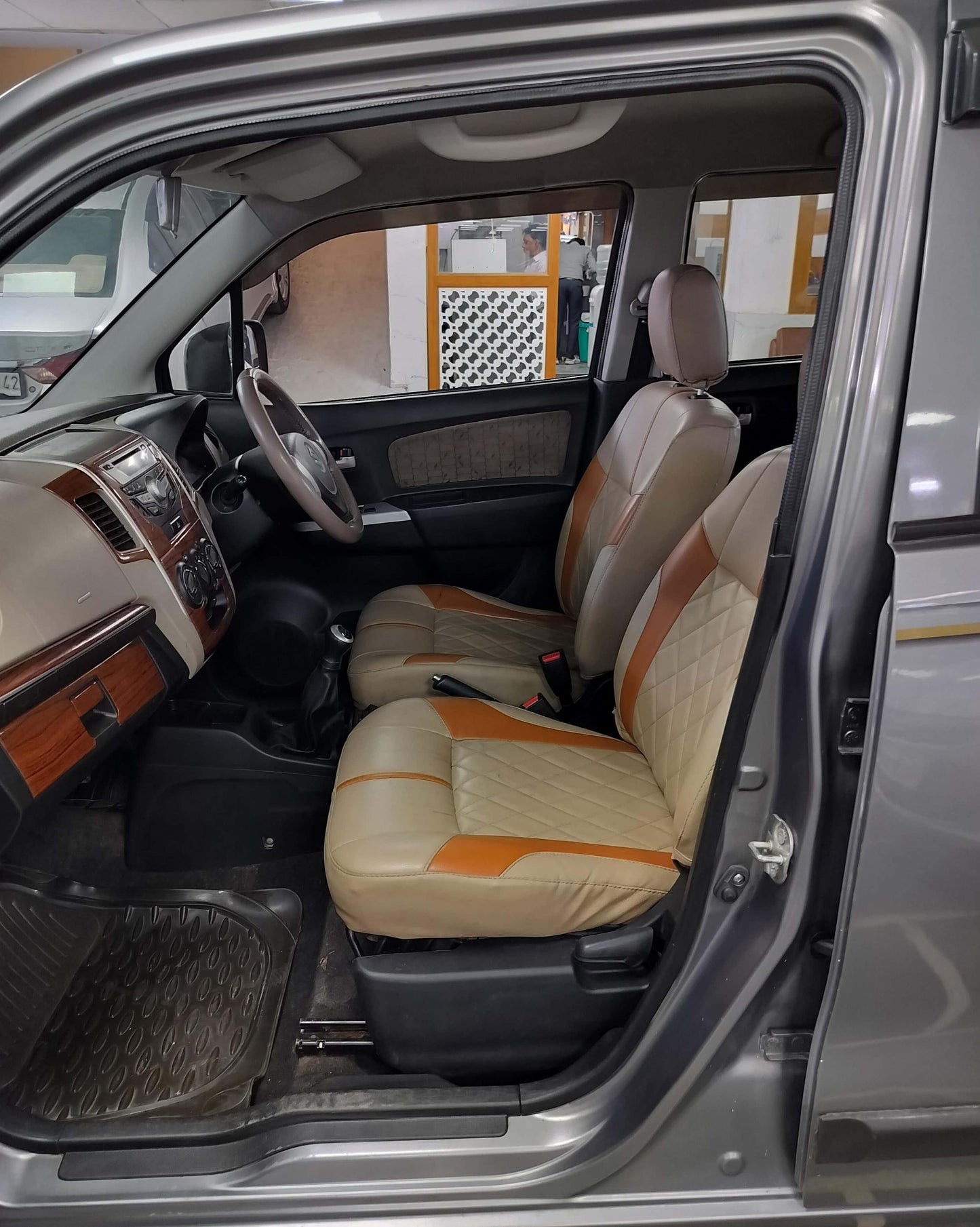 41,000 KMS MARUTI WAGONR VXI PETROL (2015)