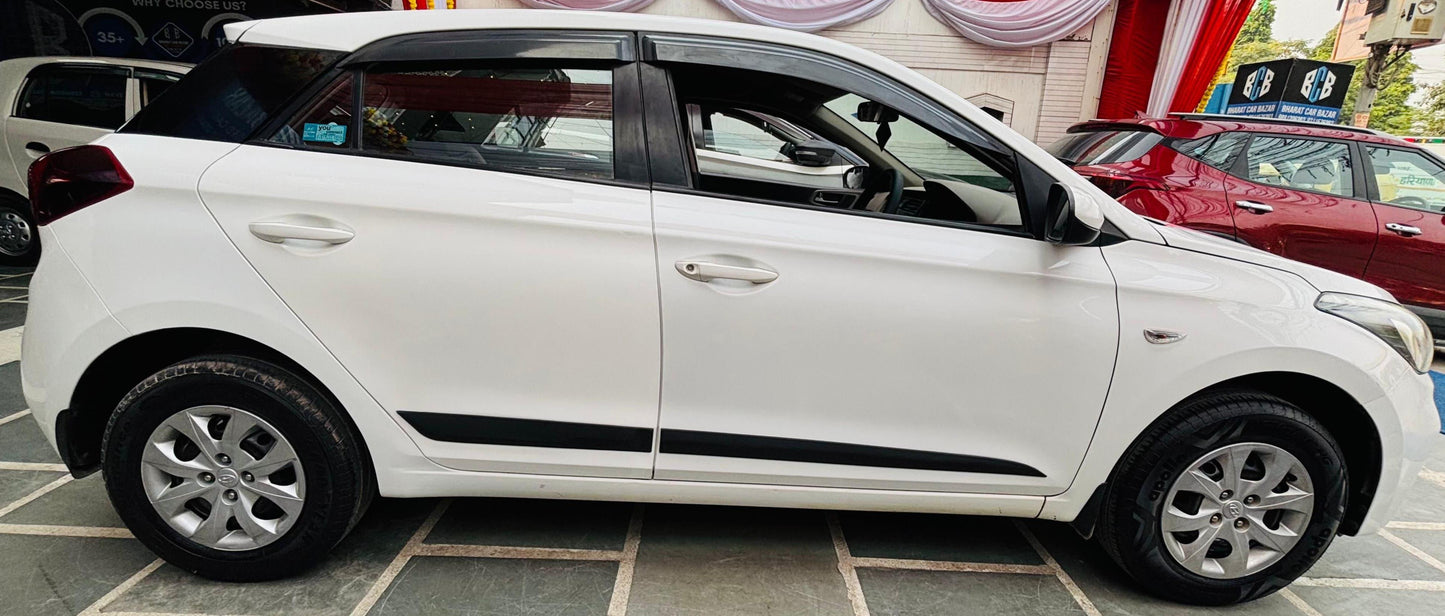 30,000 KMS HYUNDAI I20 MAGNA PETROL (2018)
