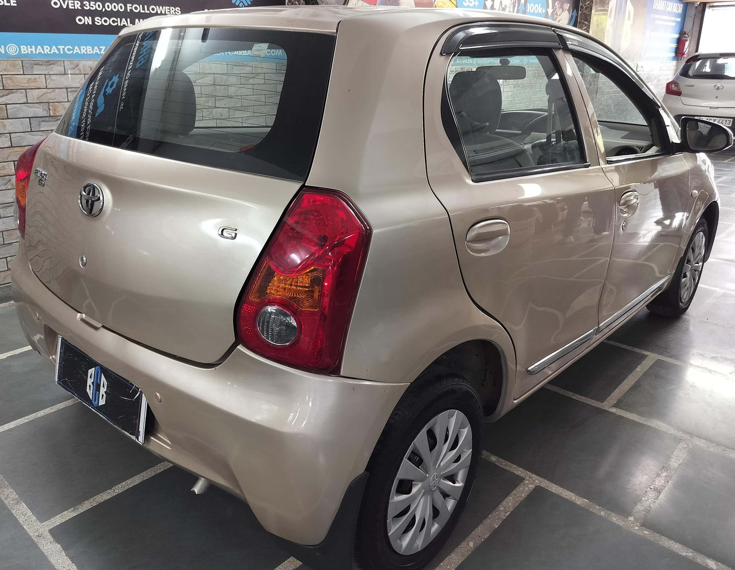 46,000 KMS TOYOTA ETIOS LIVA PETROL (2015)