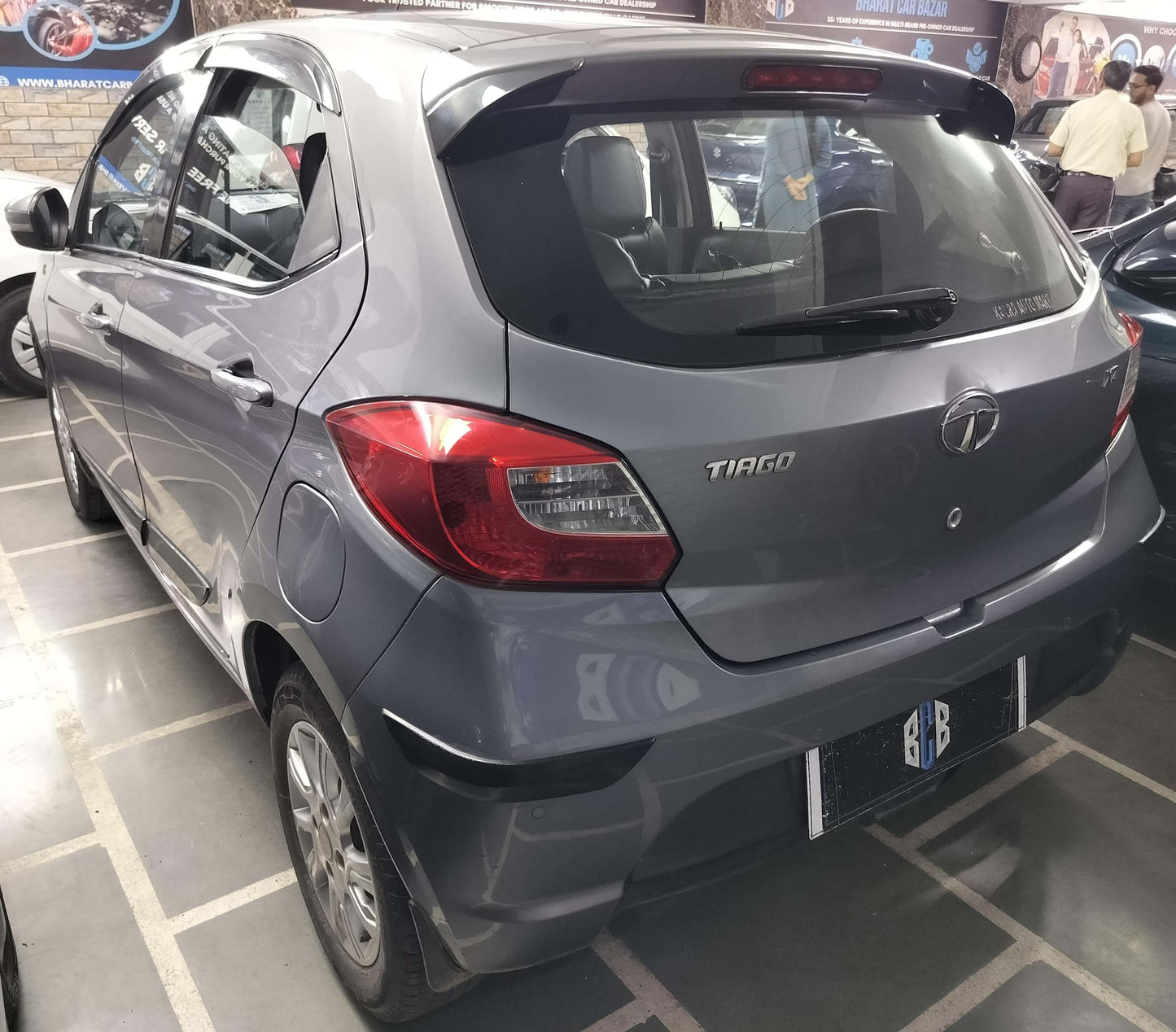26,000 KMS TATA TIAGO XZ PETROL (2019)