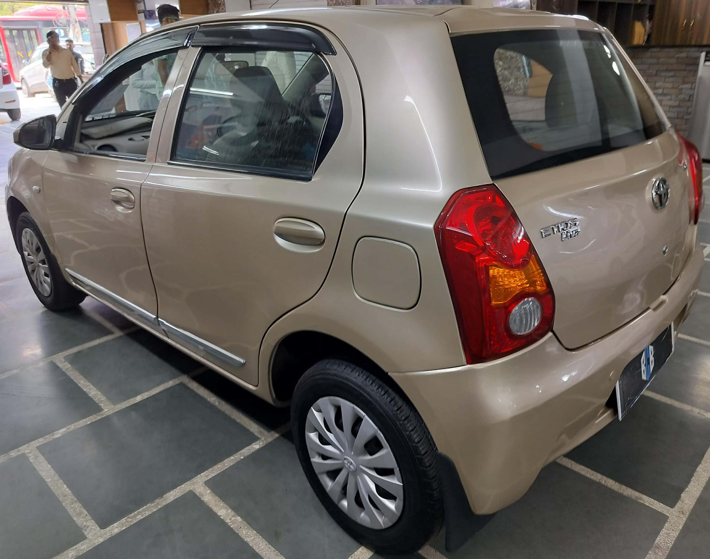 46,000 KMS TOYOTA ETIOS LIVA PETROL (2015)