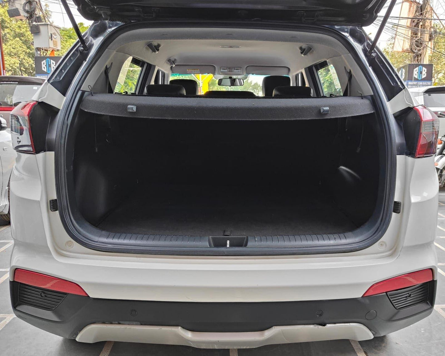 37,000 KMS HYUNDAI CRETA SX+ PETROL (2017)
