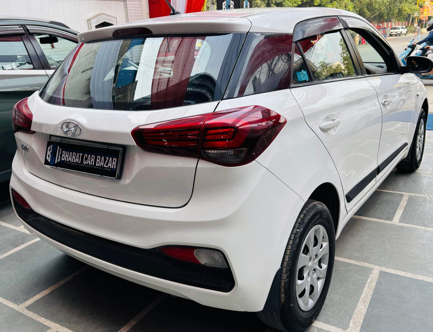 30,000 KMS HYUNDAI I20 MAGNA PETROL (2018)