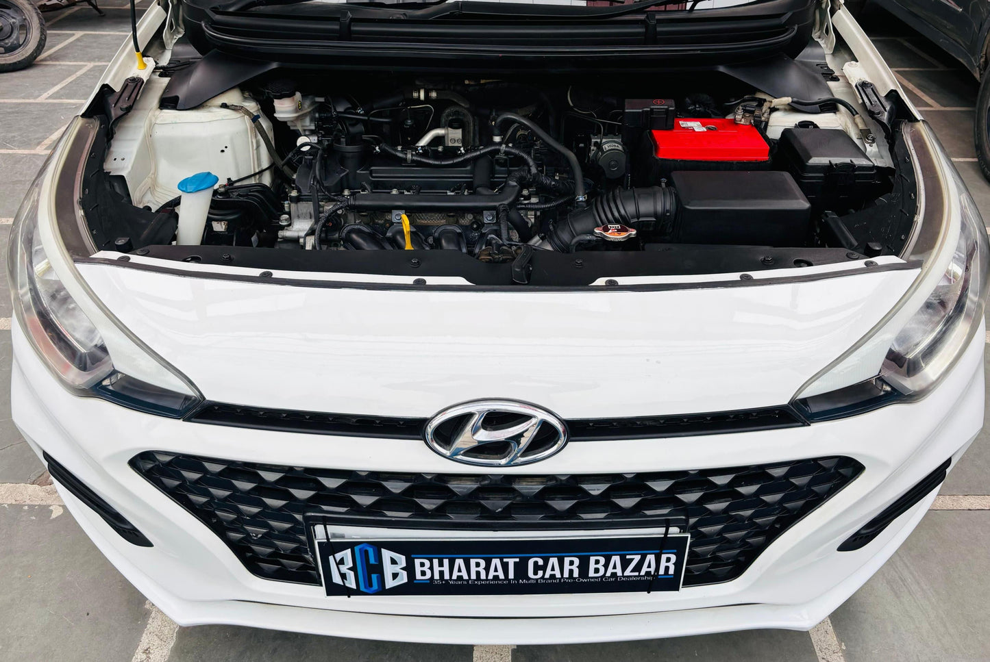 30,000 KMS HYUNDAI I20 MAGNA PETROL (2018)