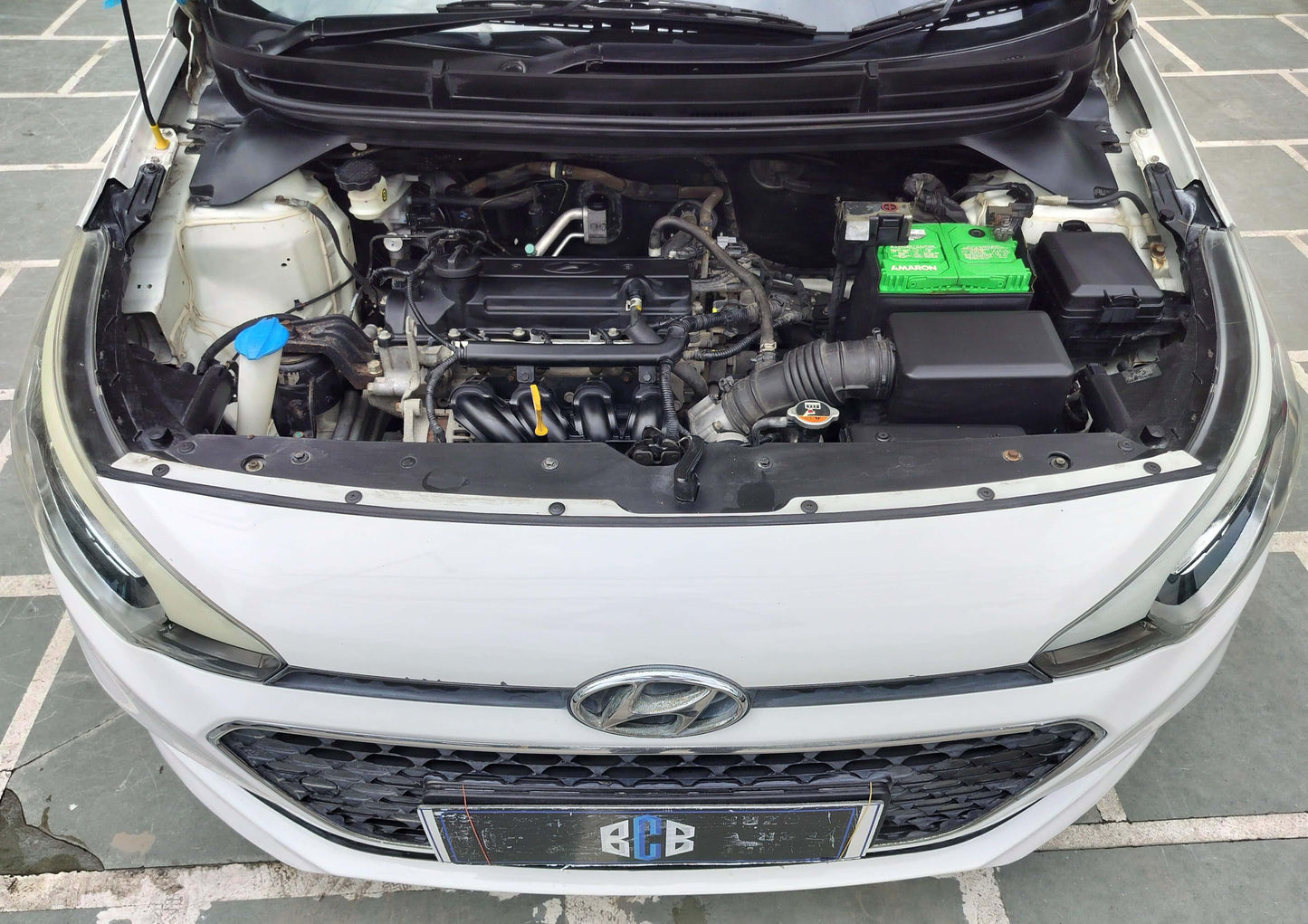 28,000 KMS HYUNDAI I20 MAGNA PETROL (2015)