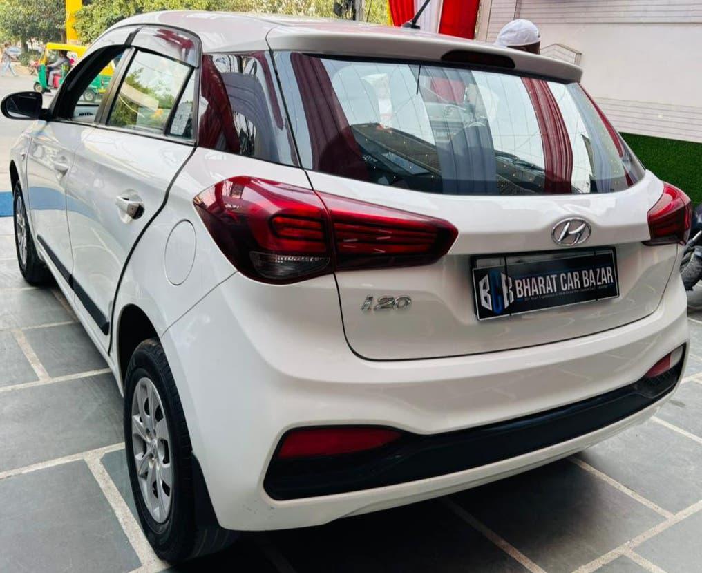 30,000 KMS HYUNDAI I20 MAGNA PETROL (2018)