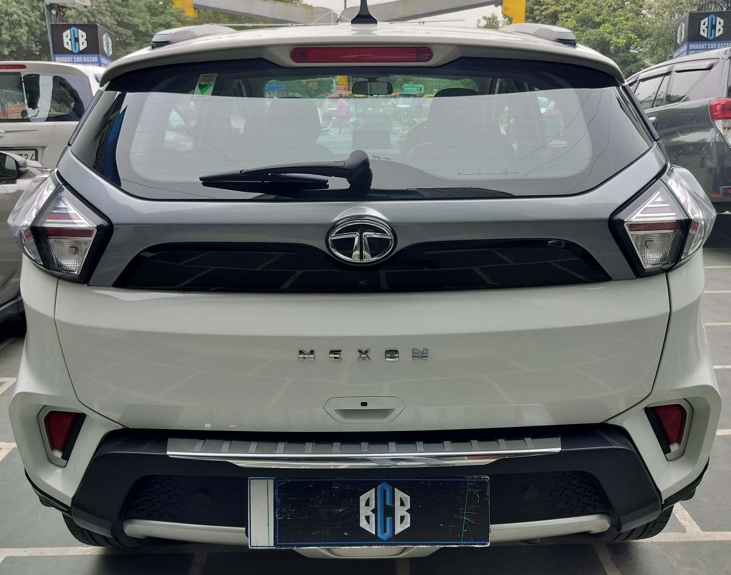39,000 KMS TATA NEXON XZ+ 1.2 PETROL (2021)