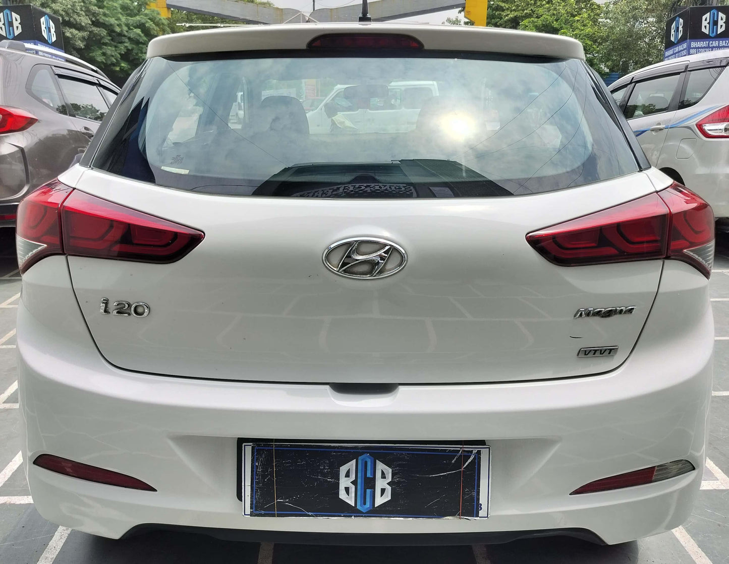 28,000 KMS HYUNDAI I20 MAGNA PETROL (2015)