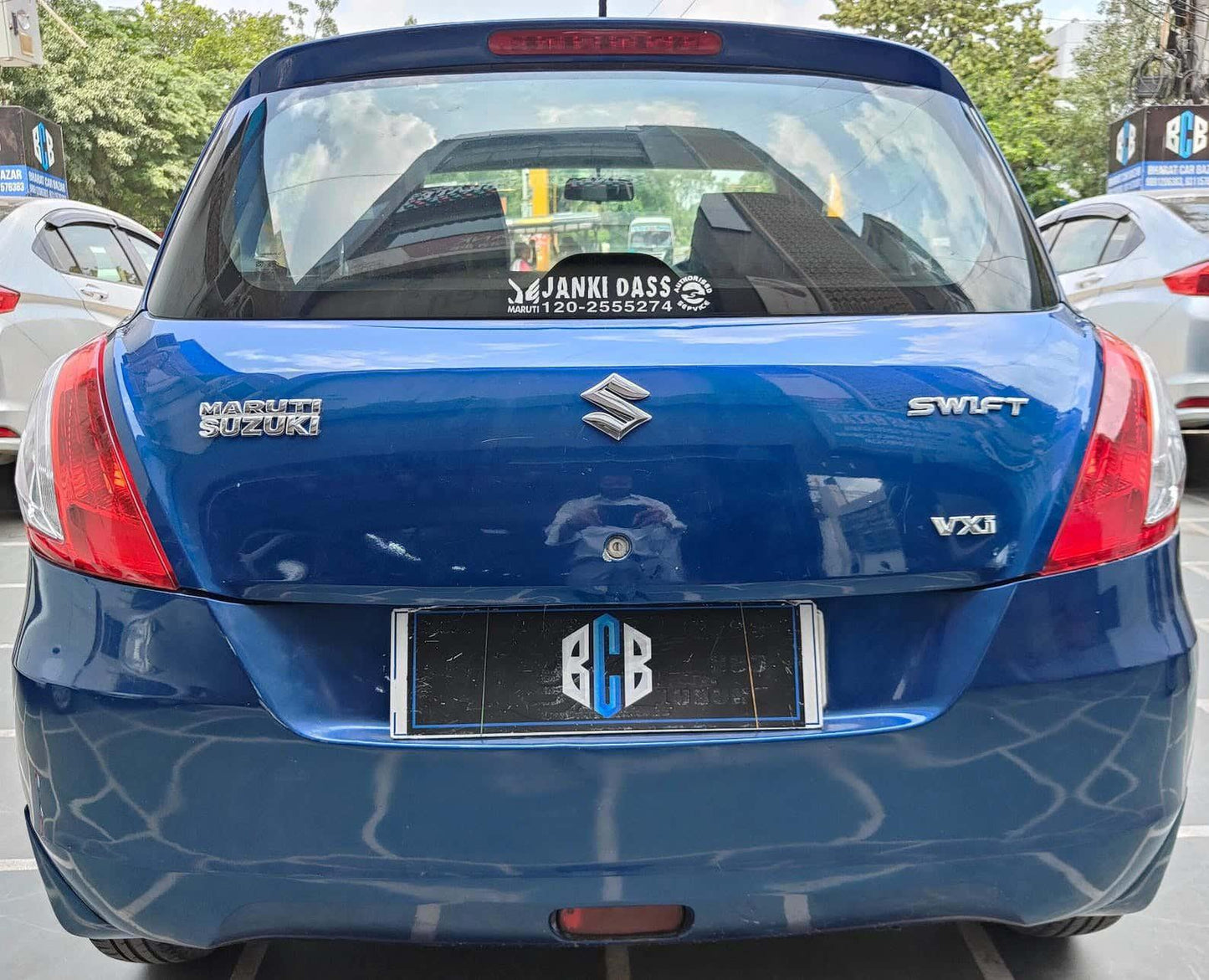 MARUTI SWIFT VXI PETROL (2012)