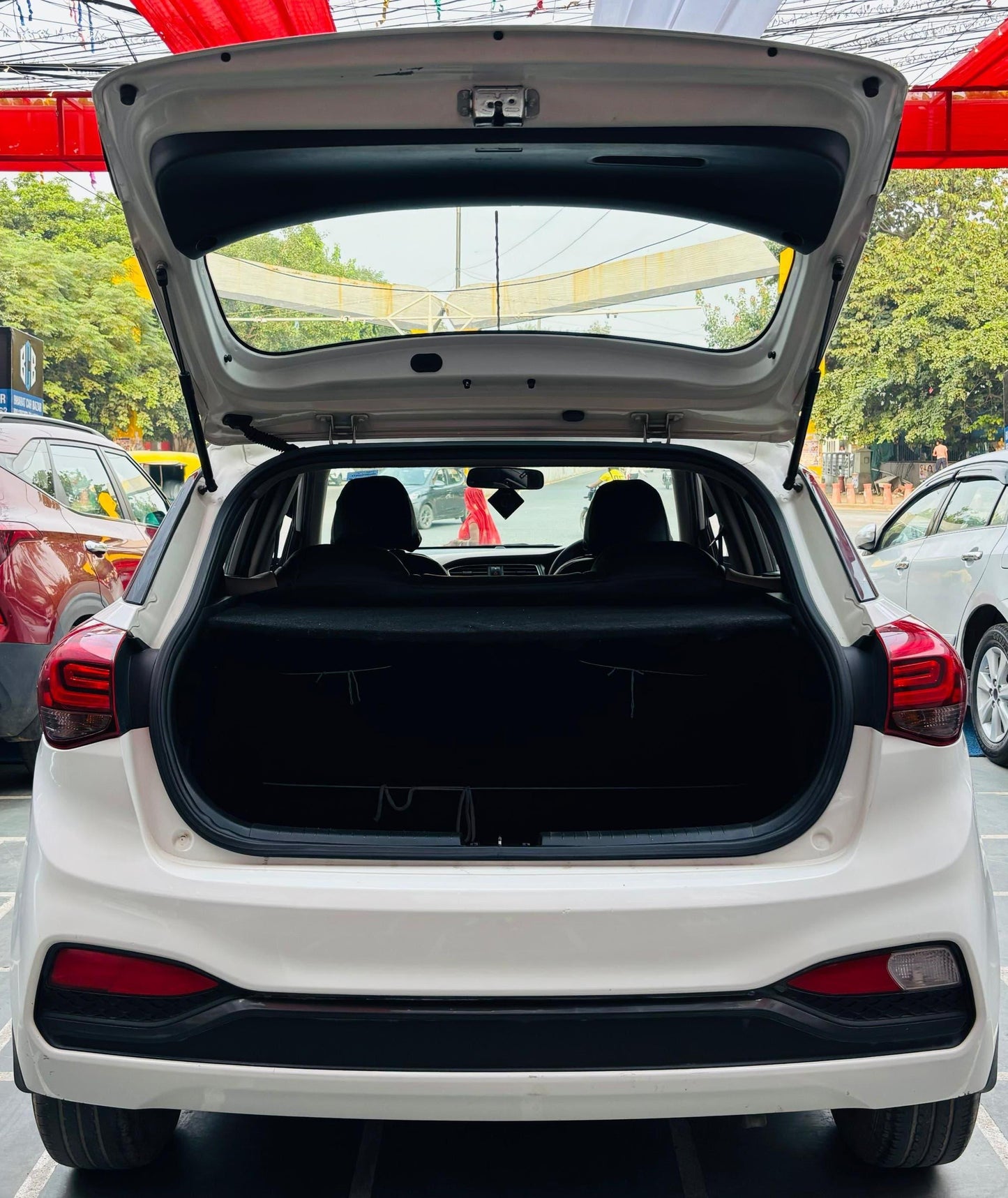 30,000 KMS HYUNDAI I20 MAGNA PETROL (2018)