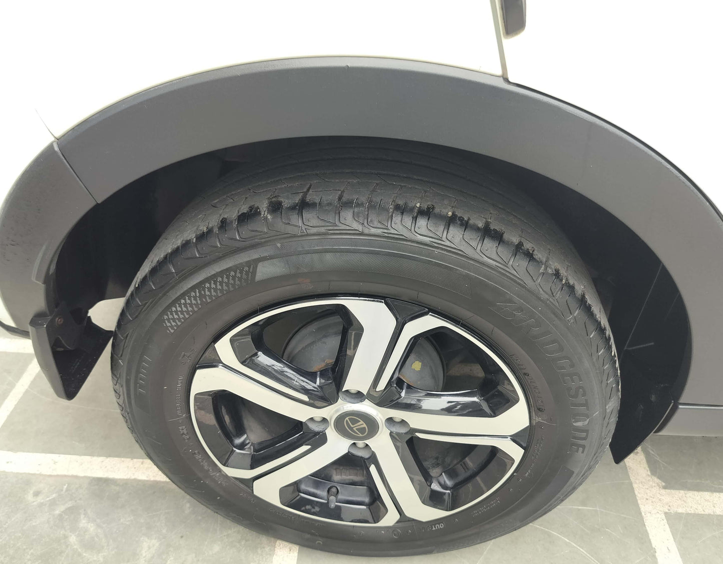 39,000 KMS TATA NEXON XZ+ 1.2 PETROL (2021)
