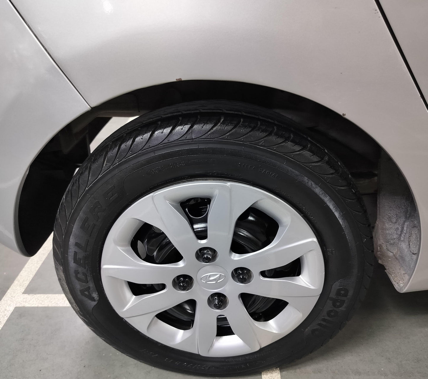 17,000 KMS HYUNDAI EON SPORTZ PETROL (2015)