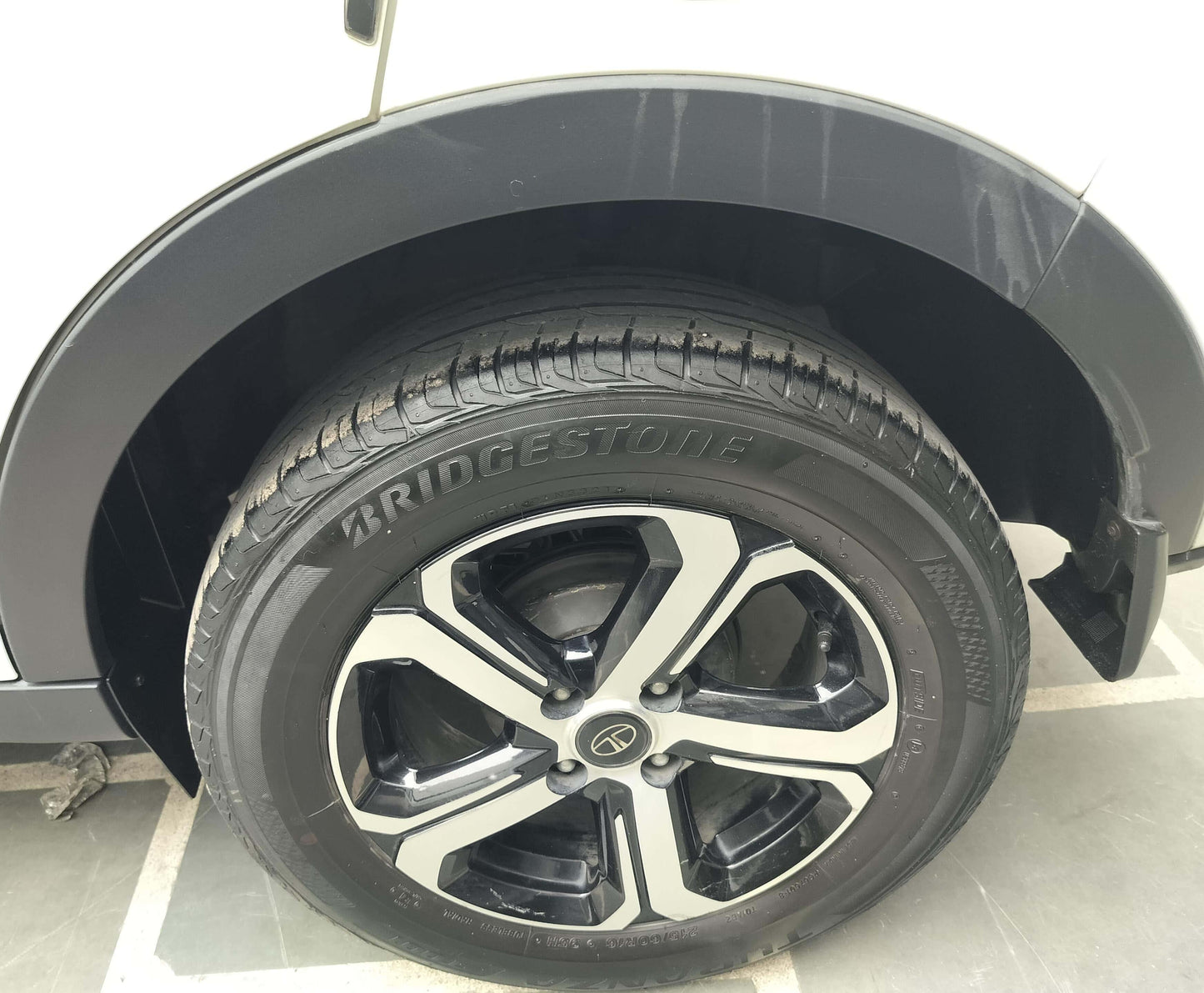 39,000 KMS TATA NEXON XZ+ 1.2 PETROL (2021)