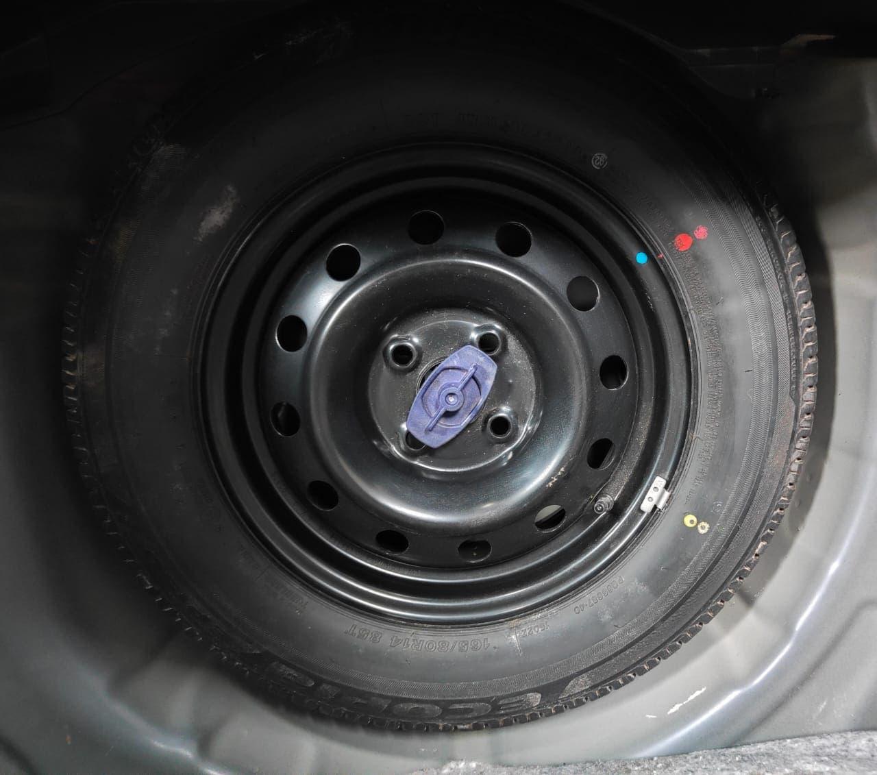 15,000 KMS MARUTI SWIFT VXI PETROL (2018)
