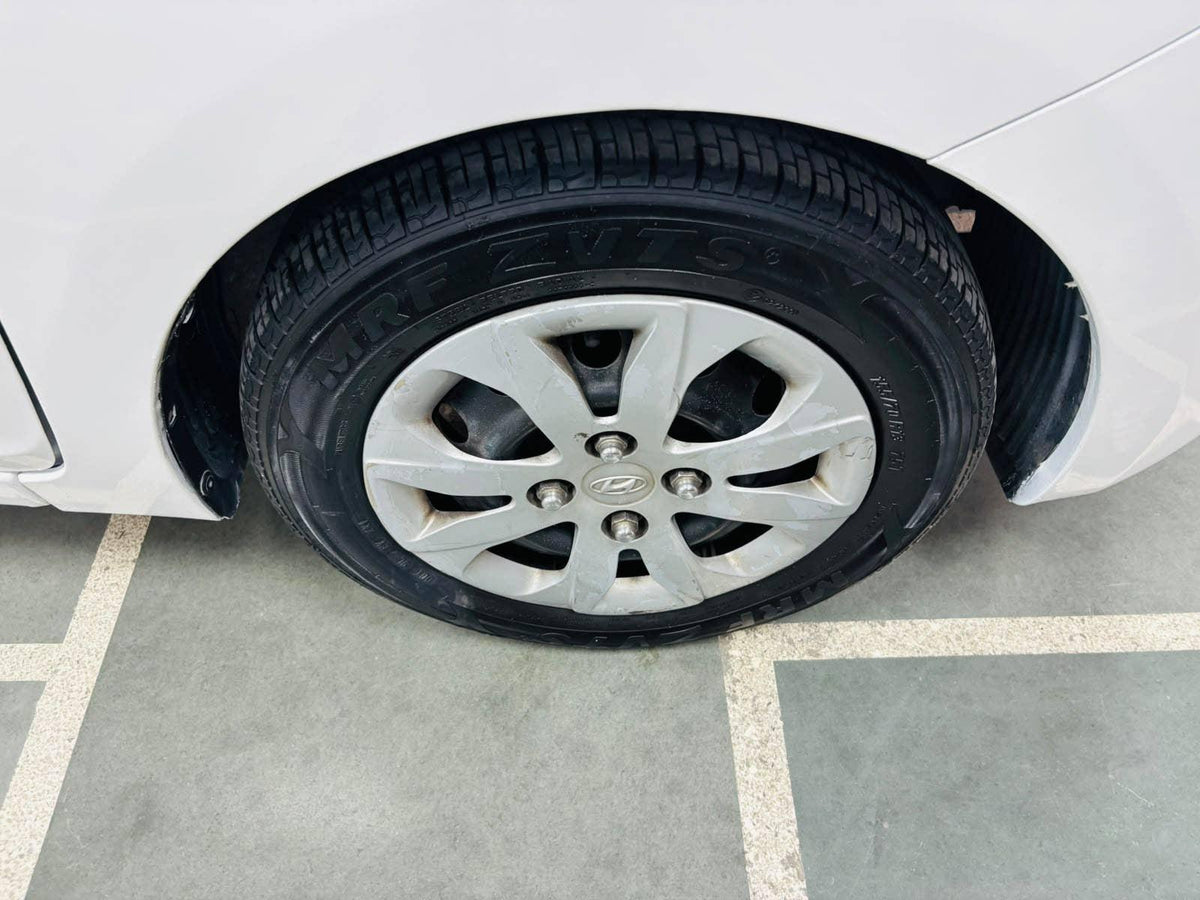HYUNDAI EON MAGNA PETROL (2015)