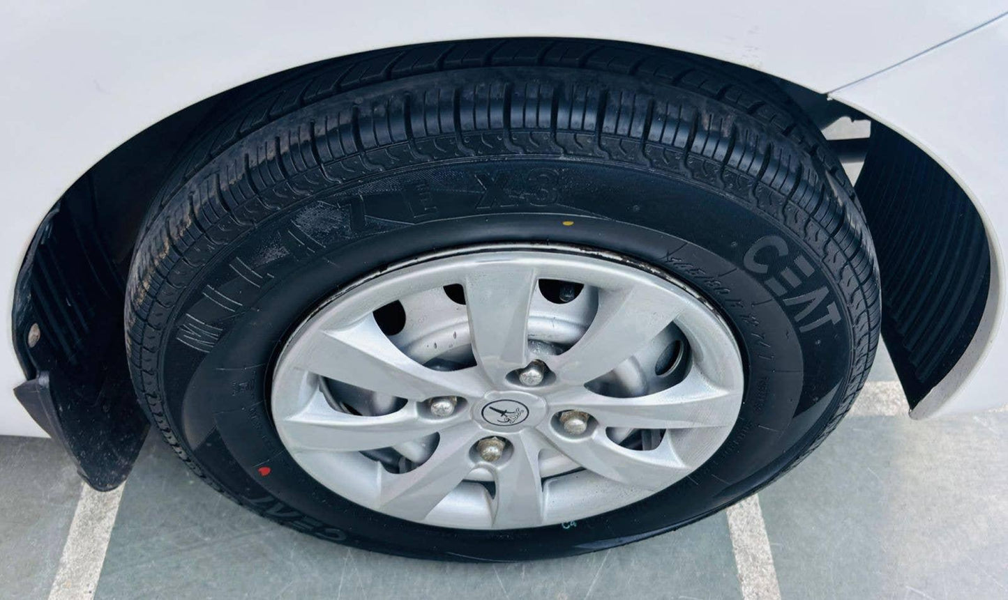 26,000 KMS HYUNDAI EON D LITE+ PETROL (2014)
