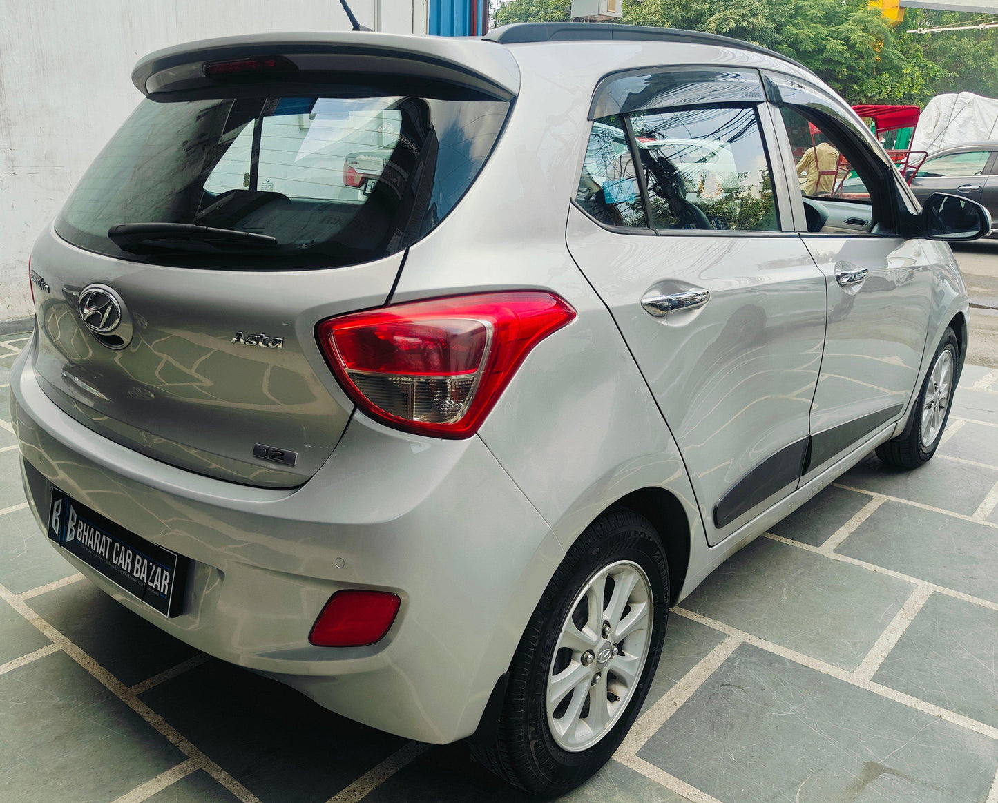 23,000 KMS HYUNDAI GRAND I10 ASTA PETROL (2014)