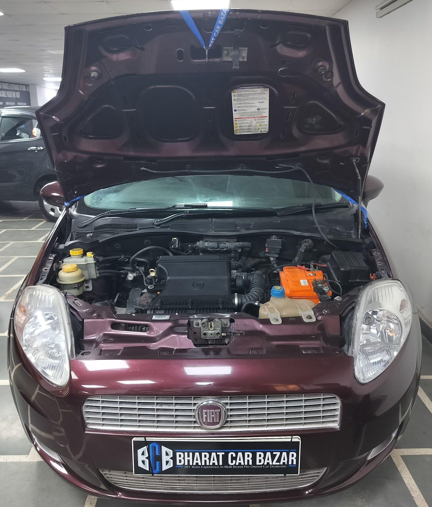 30,000 KMS FIAT PUNTO EMOTION PETROL (2014)