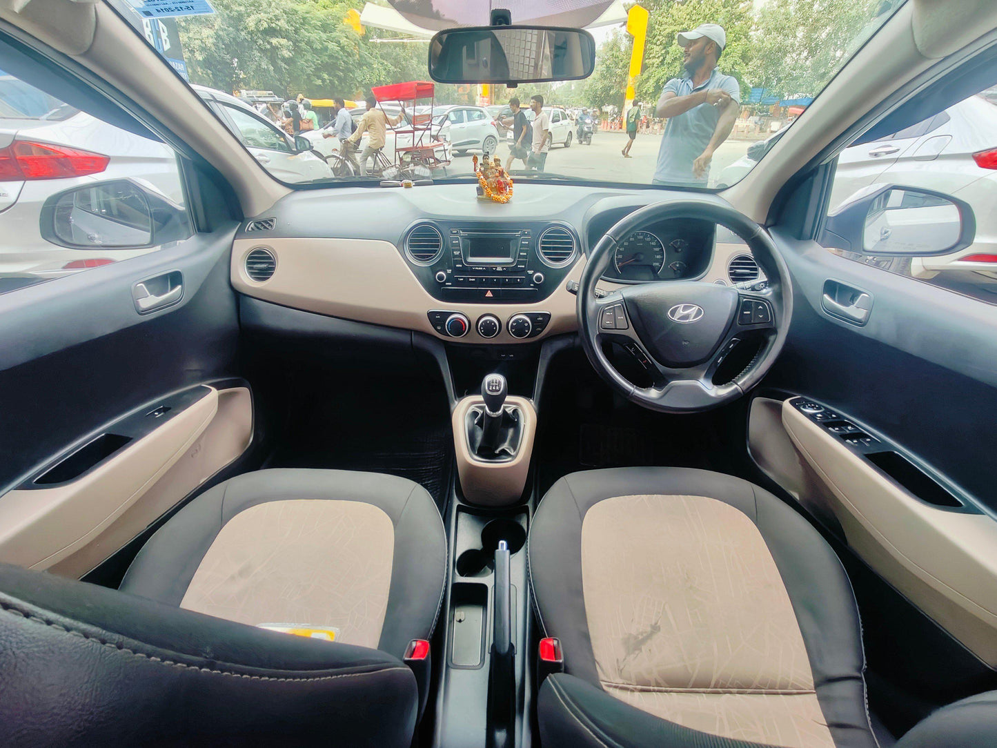 23,000 KMS HYUNDAI GRAND I10 ASTA PETROL (2014)