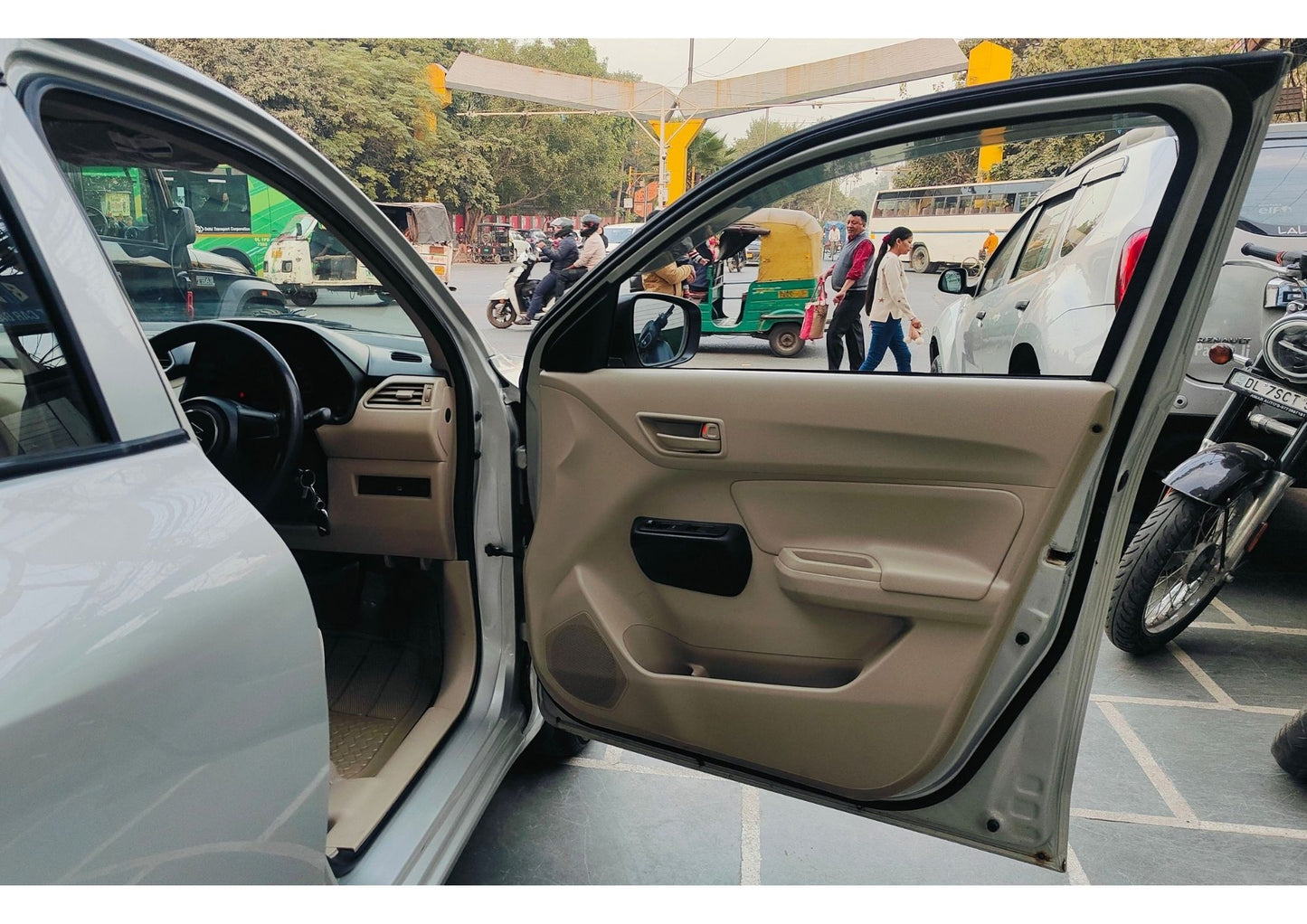 32,000 KMS MARUTI DZIRE LXI PETROL (2018)