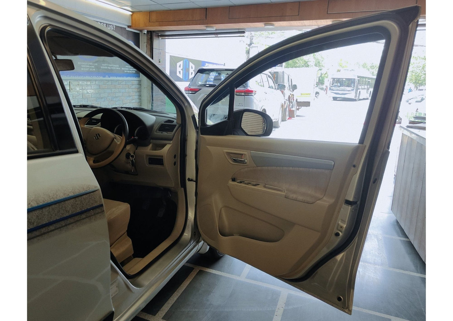 49,000 KMS MARUTI ERTIGA VXI PETROL (2015)
