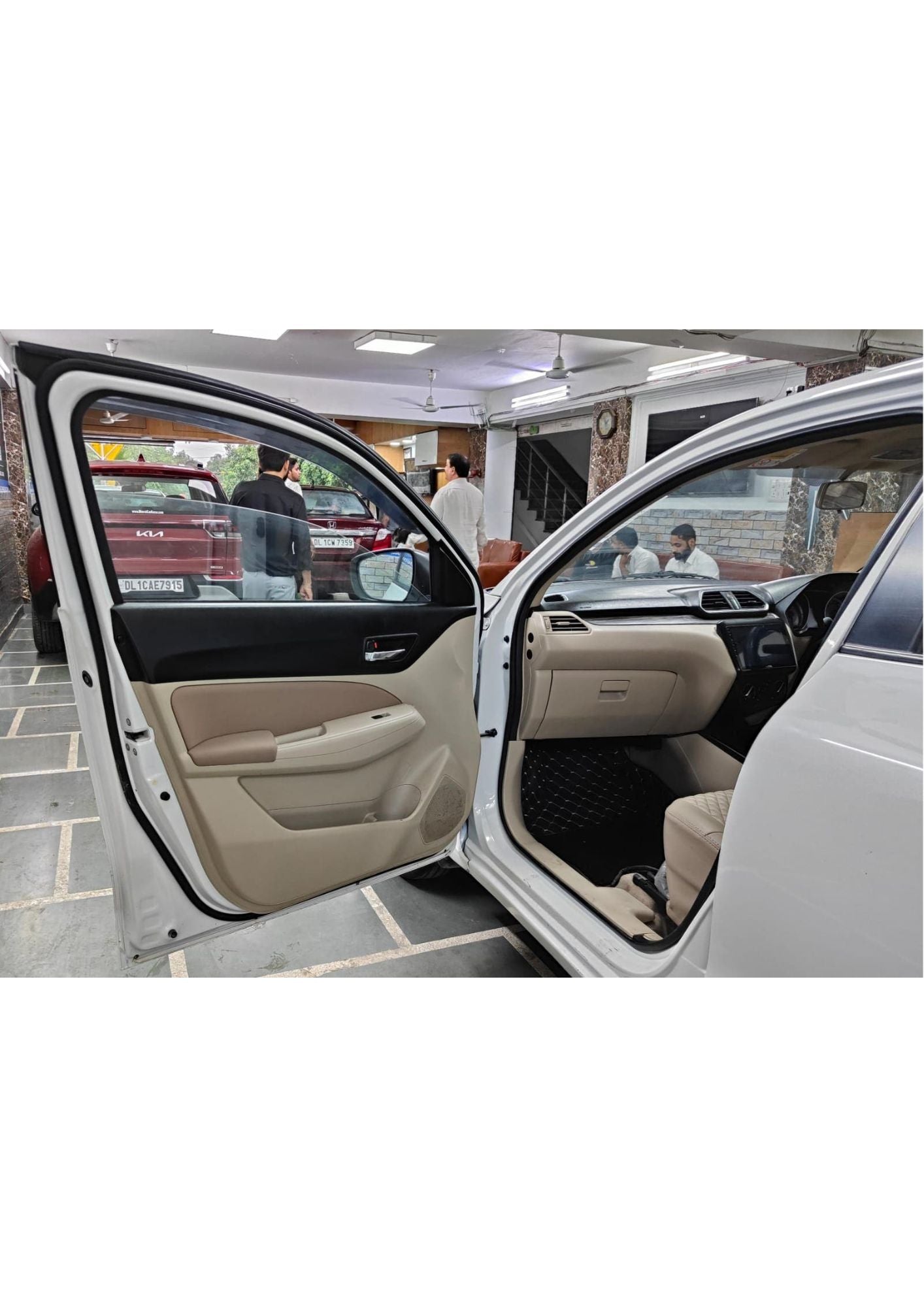 39,000 KMS MARUTI DZIRE VXI PETROL (2023)