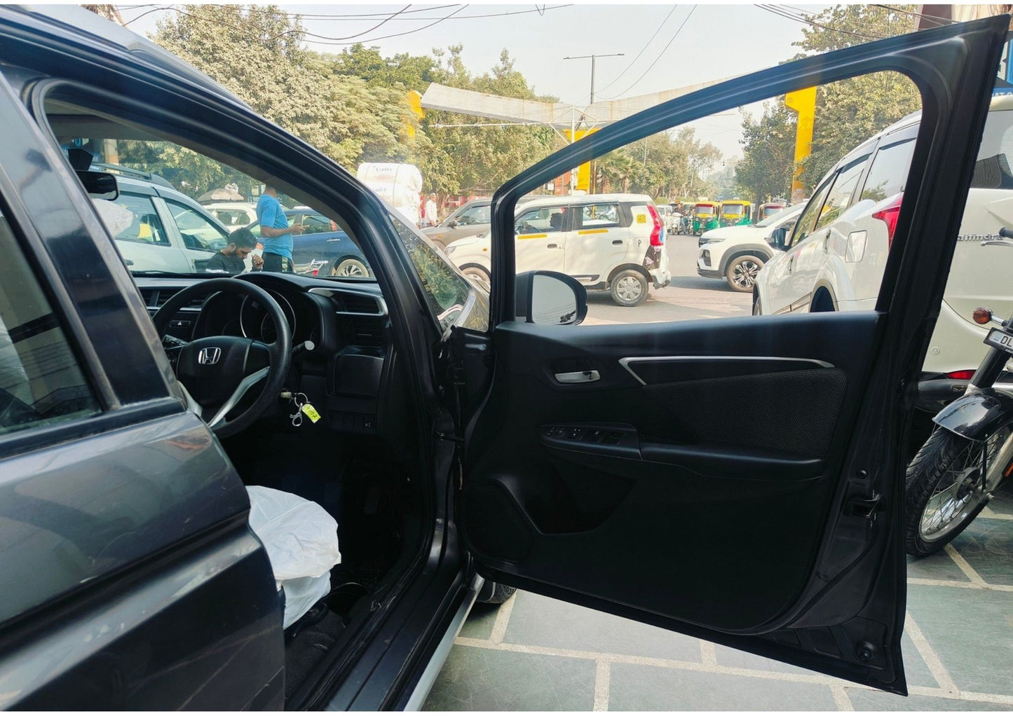 24,000 KMS HONDA WR-V VX SUNROOF  PETROL (2017)