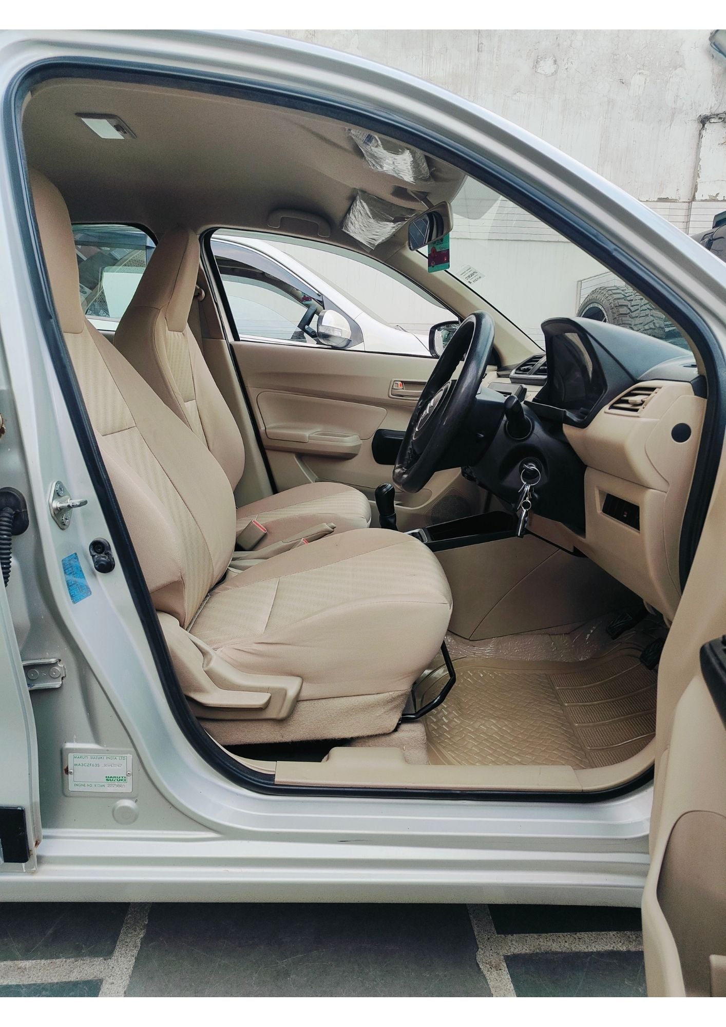 32,000 KMS MARUTI DZIRE LXI PETROL (2018)