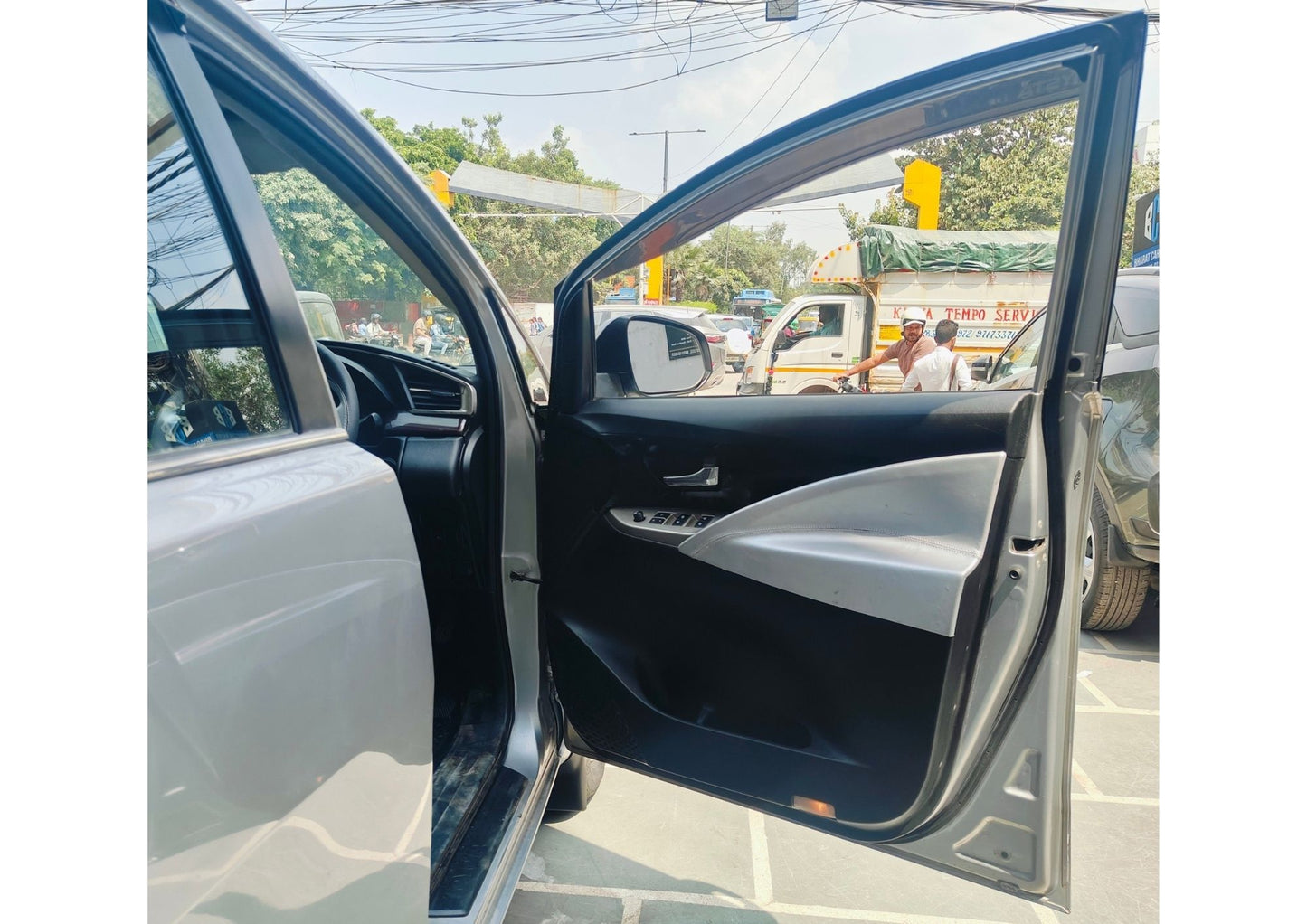 TOYOTA INNOVA CRYSTA 2.4 V DIESEL (2016)
