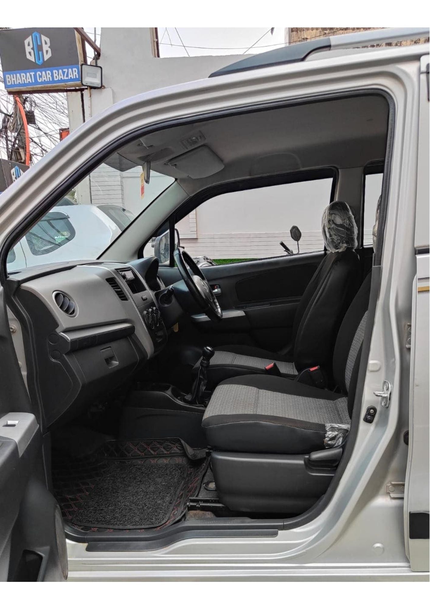35,000 KMS MARUTI WAGONR LXI CNG (2012)