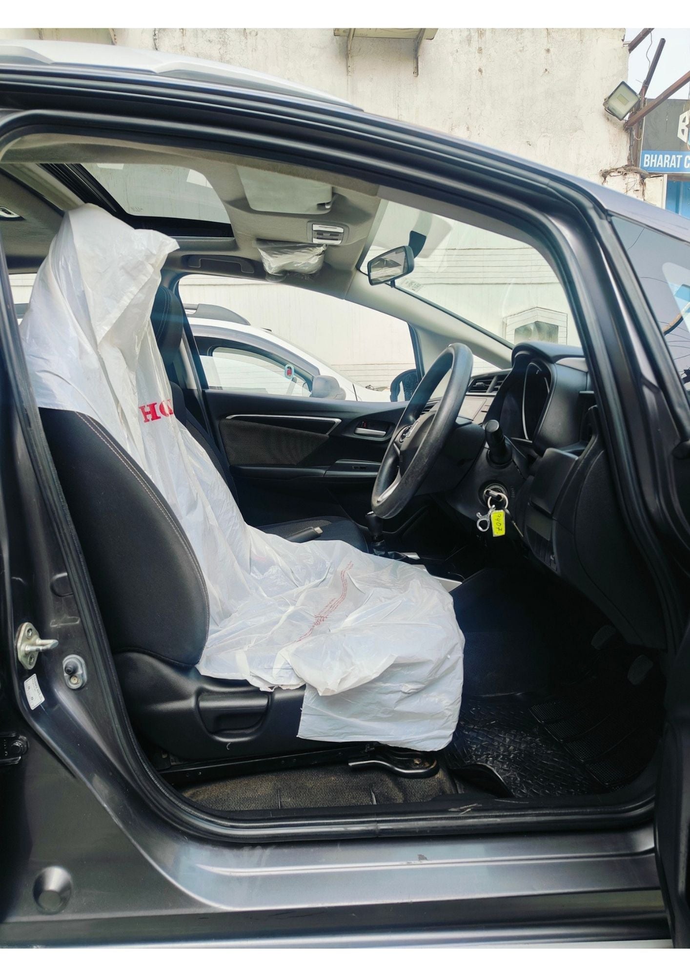 24,000 KMS HONDA WR-V VX SUNROOF  PETROL (2017)