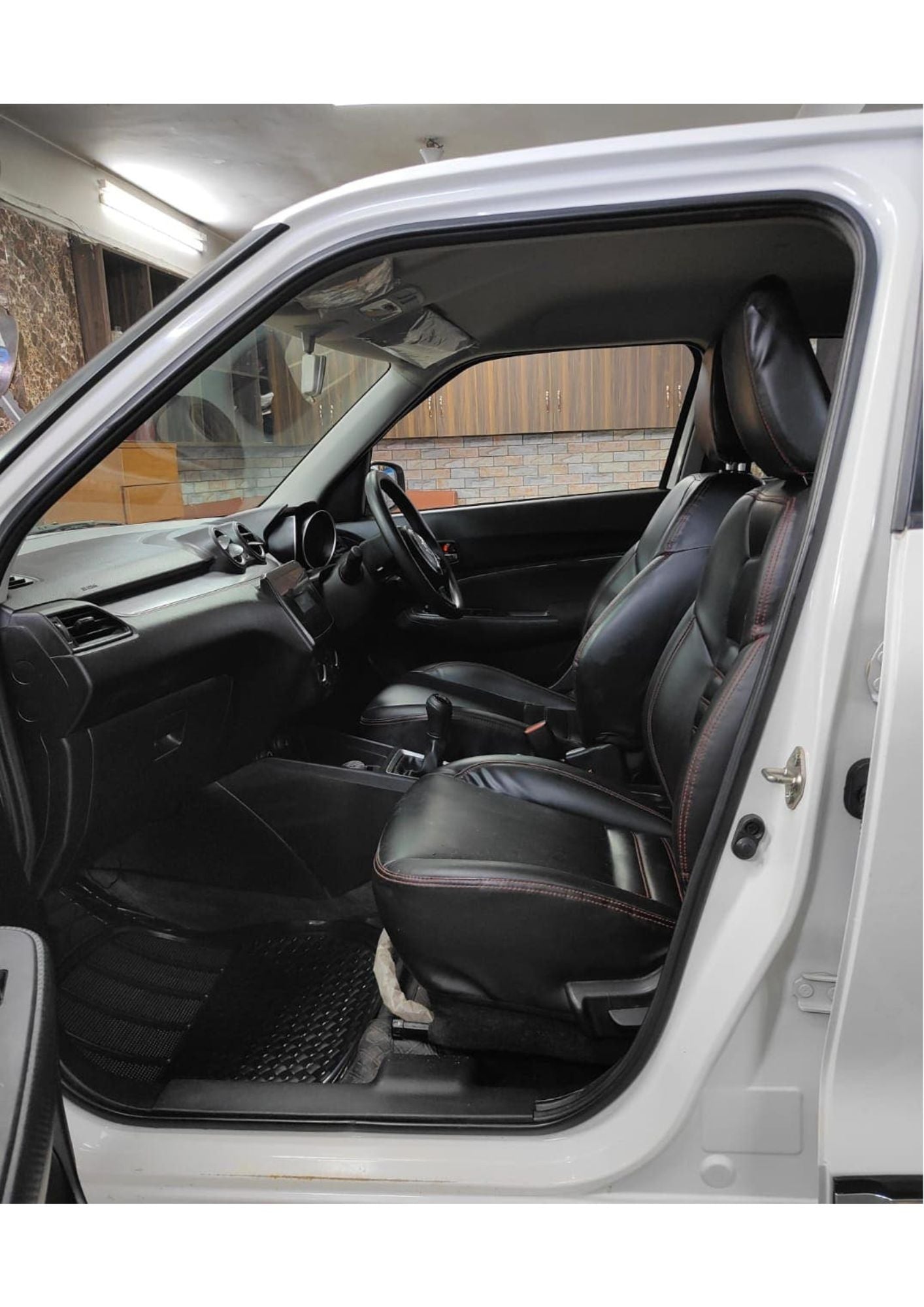 44,000 KMS MARUTI SWIFT VXI PETROL (2022)